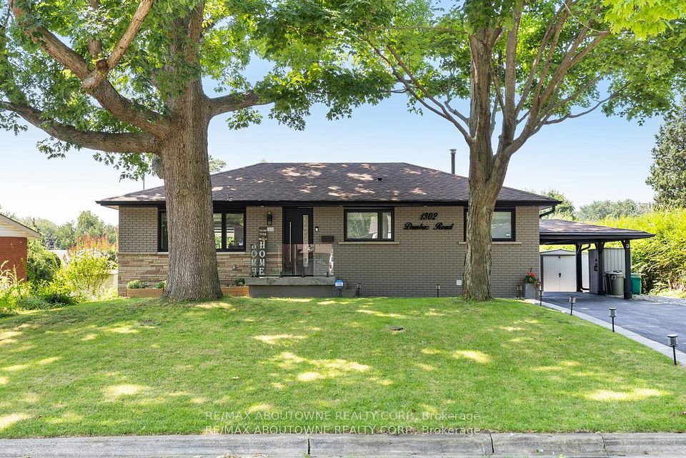1302 Dunbar Road, Burlington, ON L7P 2J9