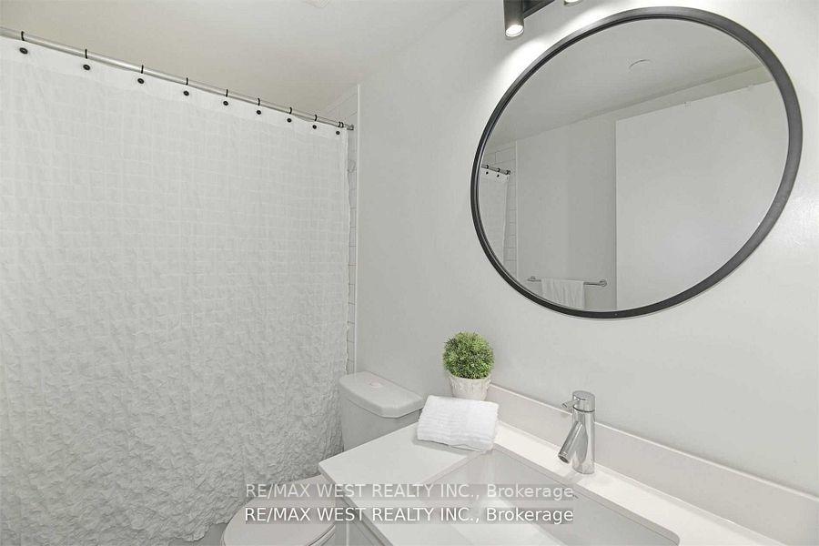2 Bedrooms Condo at 2212 Lake Shore, Toronto For sale