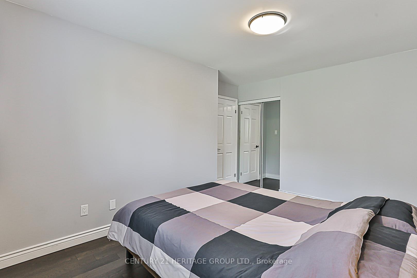 3 Bedrooms Condo at 4 Vale Carse,  Toronto For sale