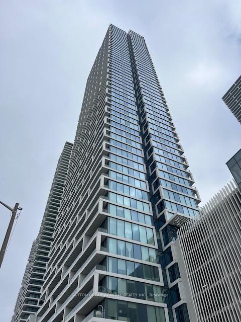 3 Bedrooms Condo at 898 Portage,  Vaughan For sale
