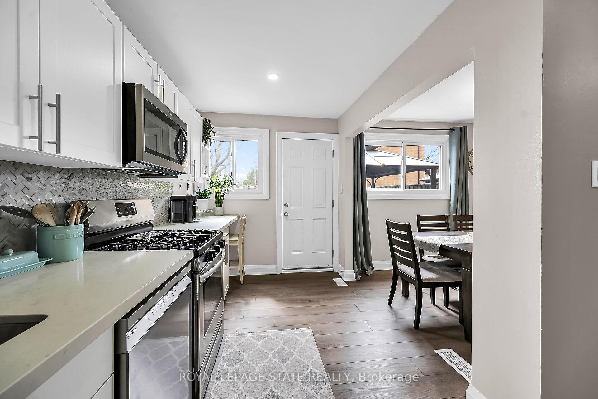 3 Bedrooms Condo at 444 Stone Church, Hamilton For sale