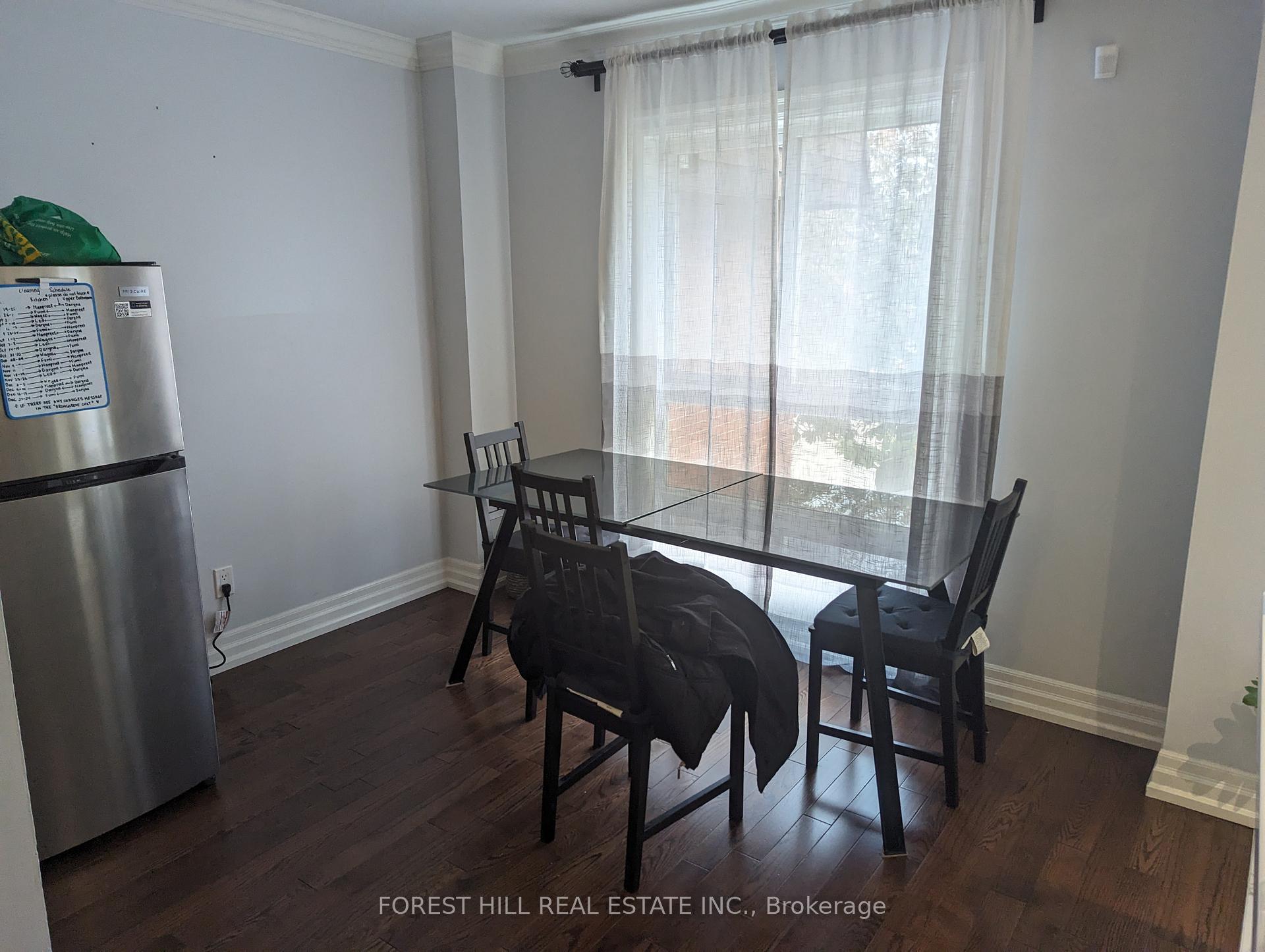 5 Bedrooms Condo at 2395 Bromsgrove,  Mississauga For sale
