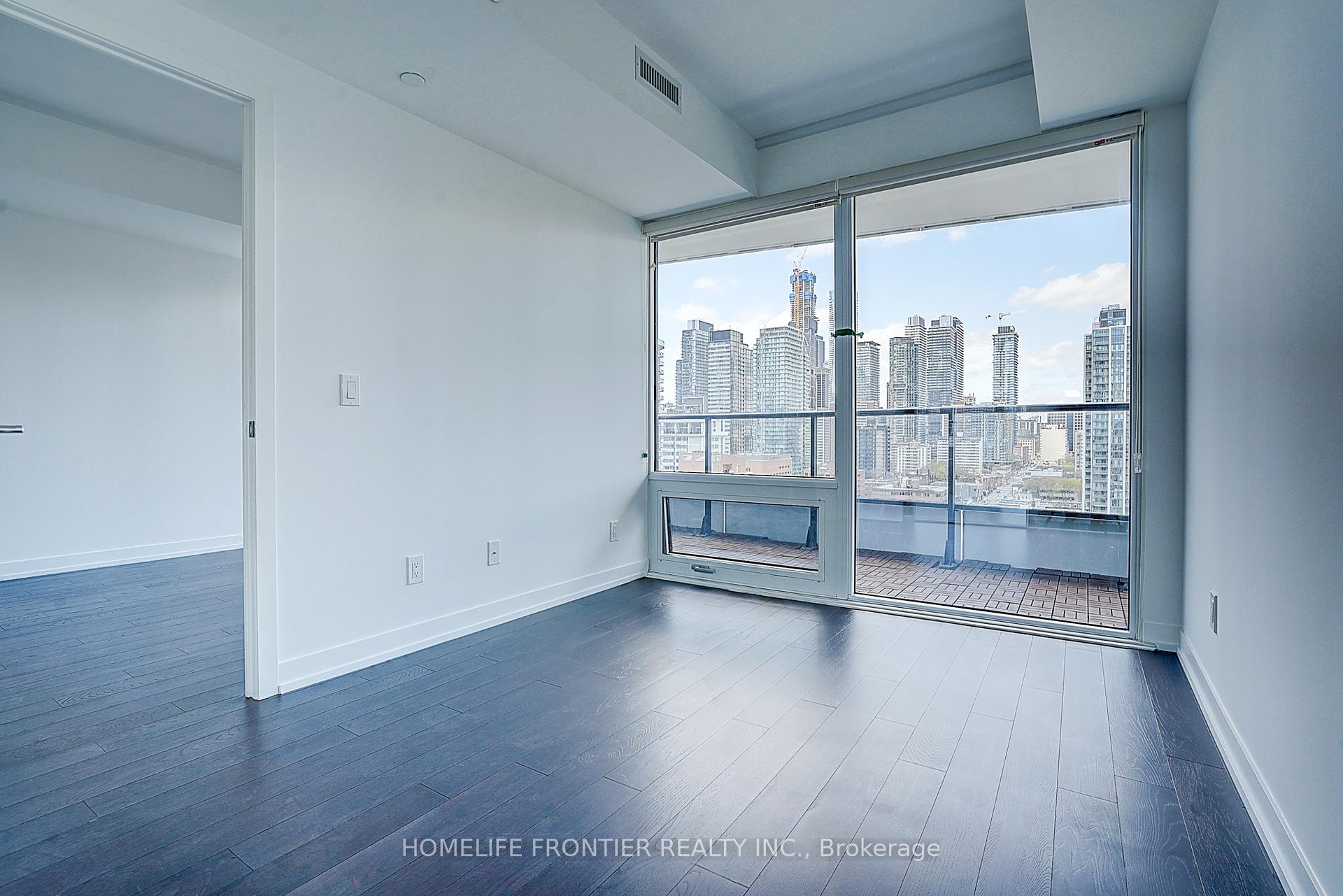 2 Bedrooms Condo at 85 Wood,  Toronto For sale
