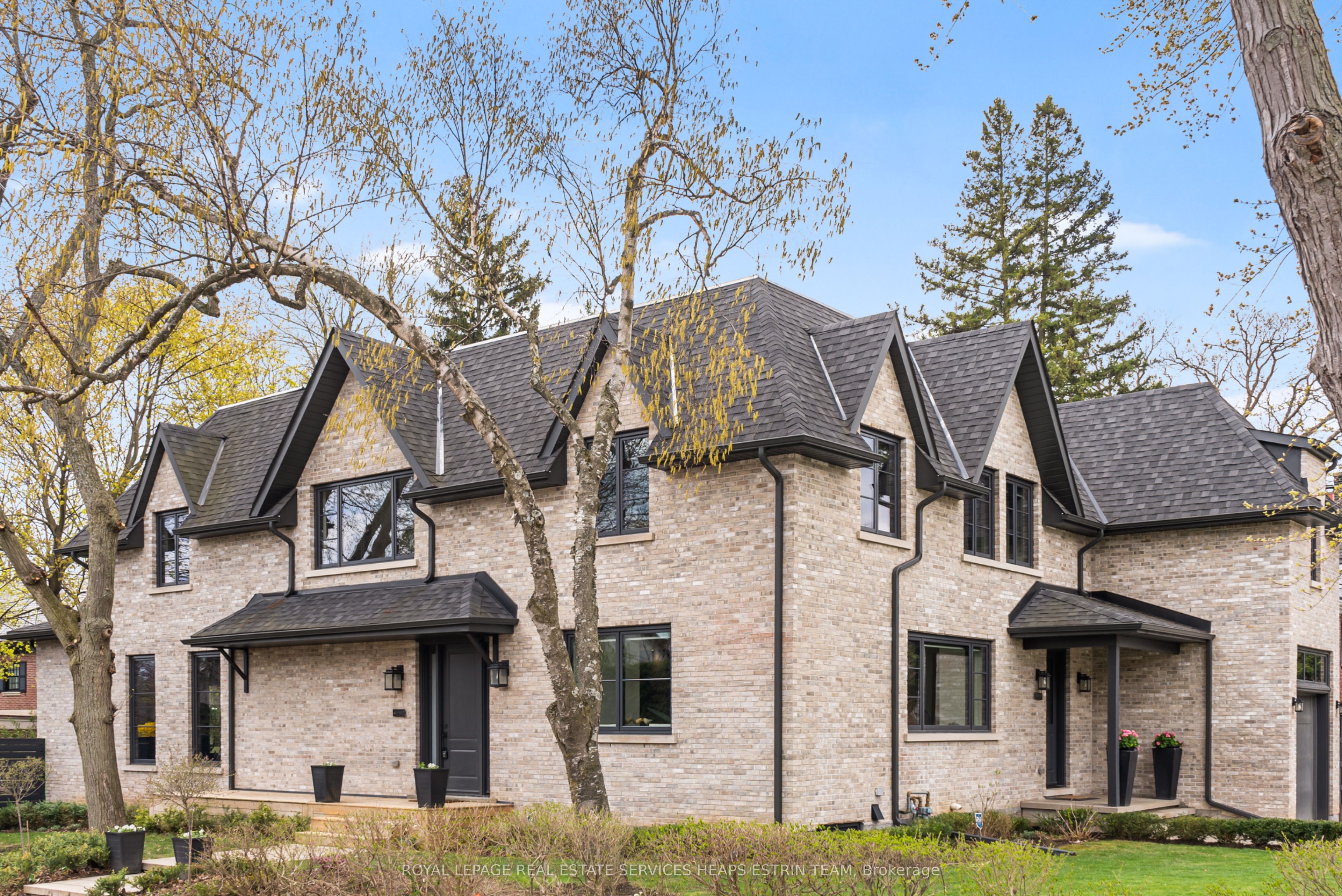 44 Bennington Heights Drive, Toronto, ON M4G 1A6