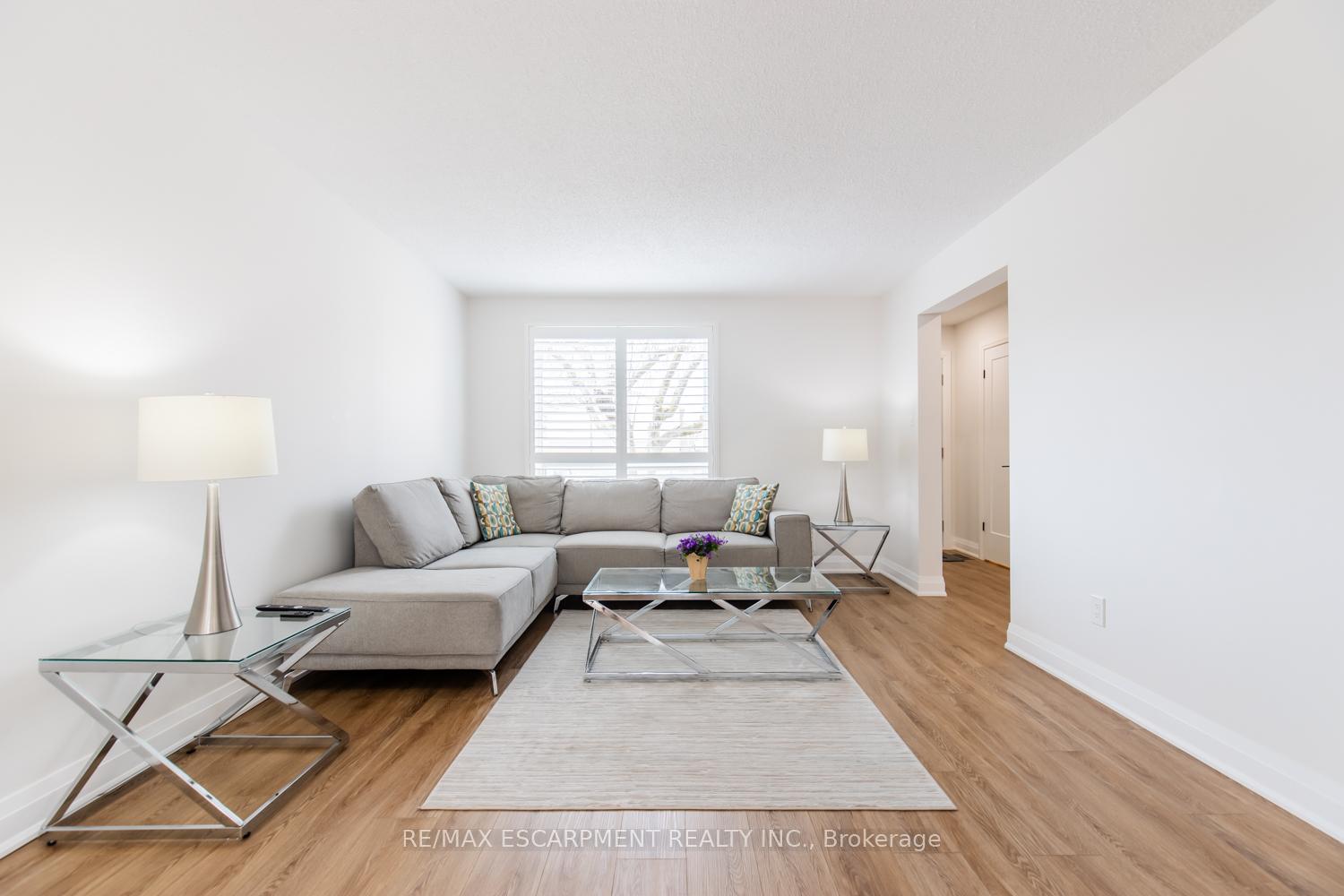 3 Bedrooms Condo at 150 Gateshead, Hamilton For sale