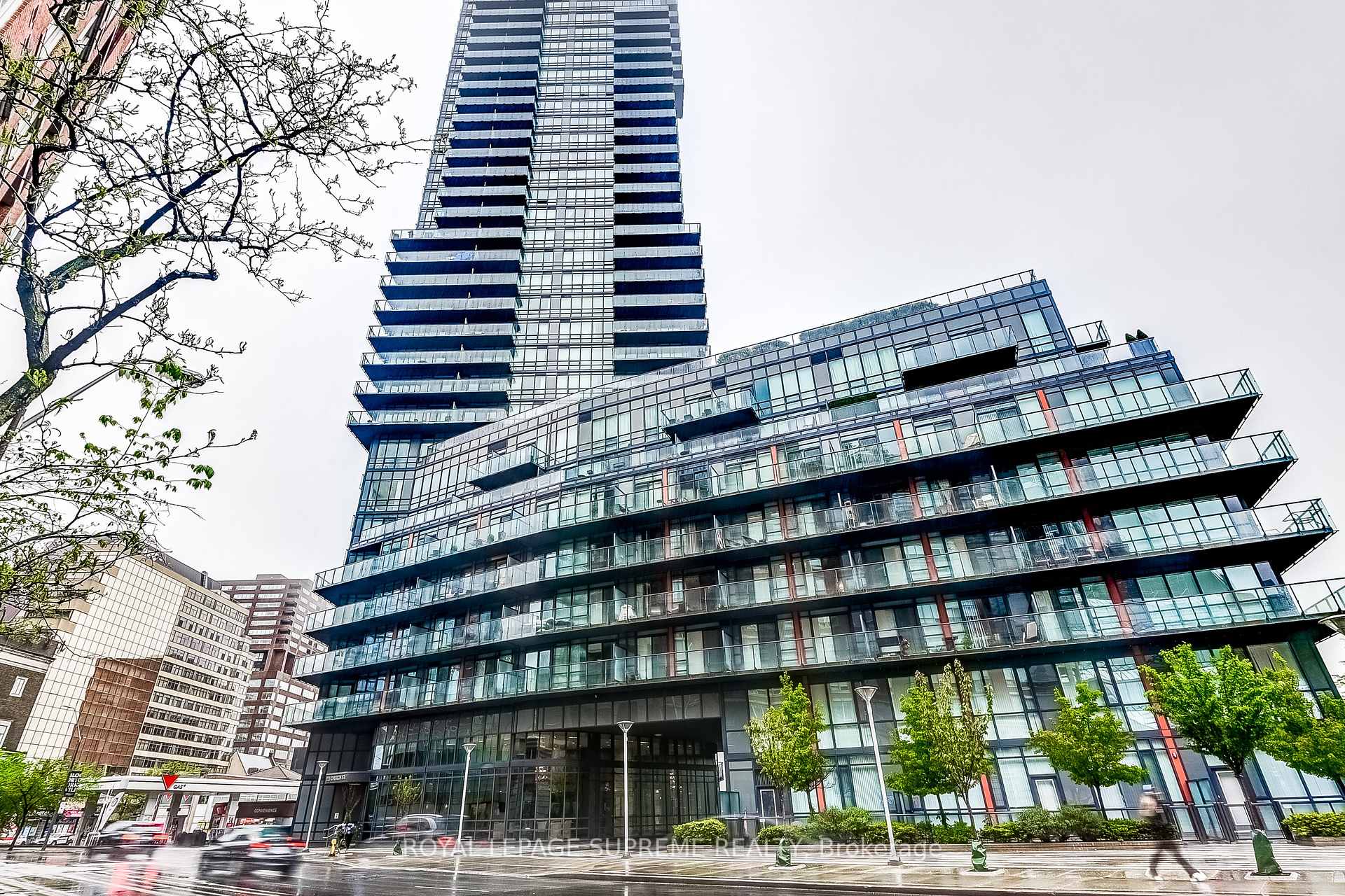 2 Bedrooms Condo at 825 Church, Toronto For sale
