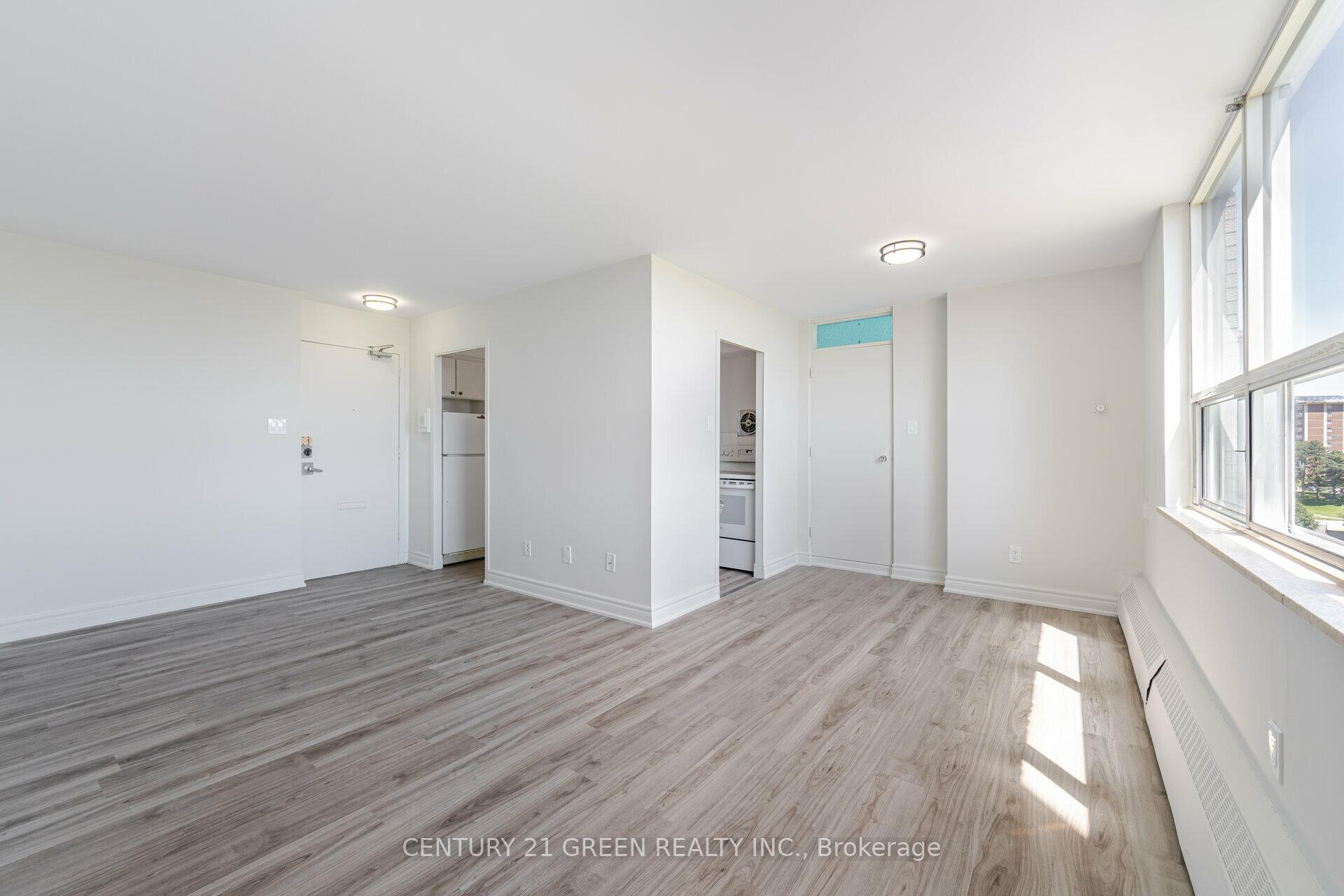 4 Bedrooms Condo at 5 Parkway Forest,  Toronto For sale