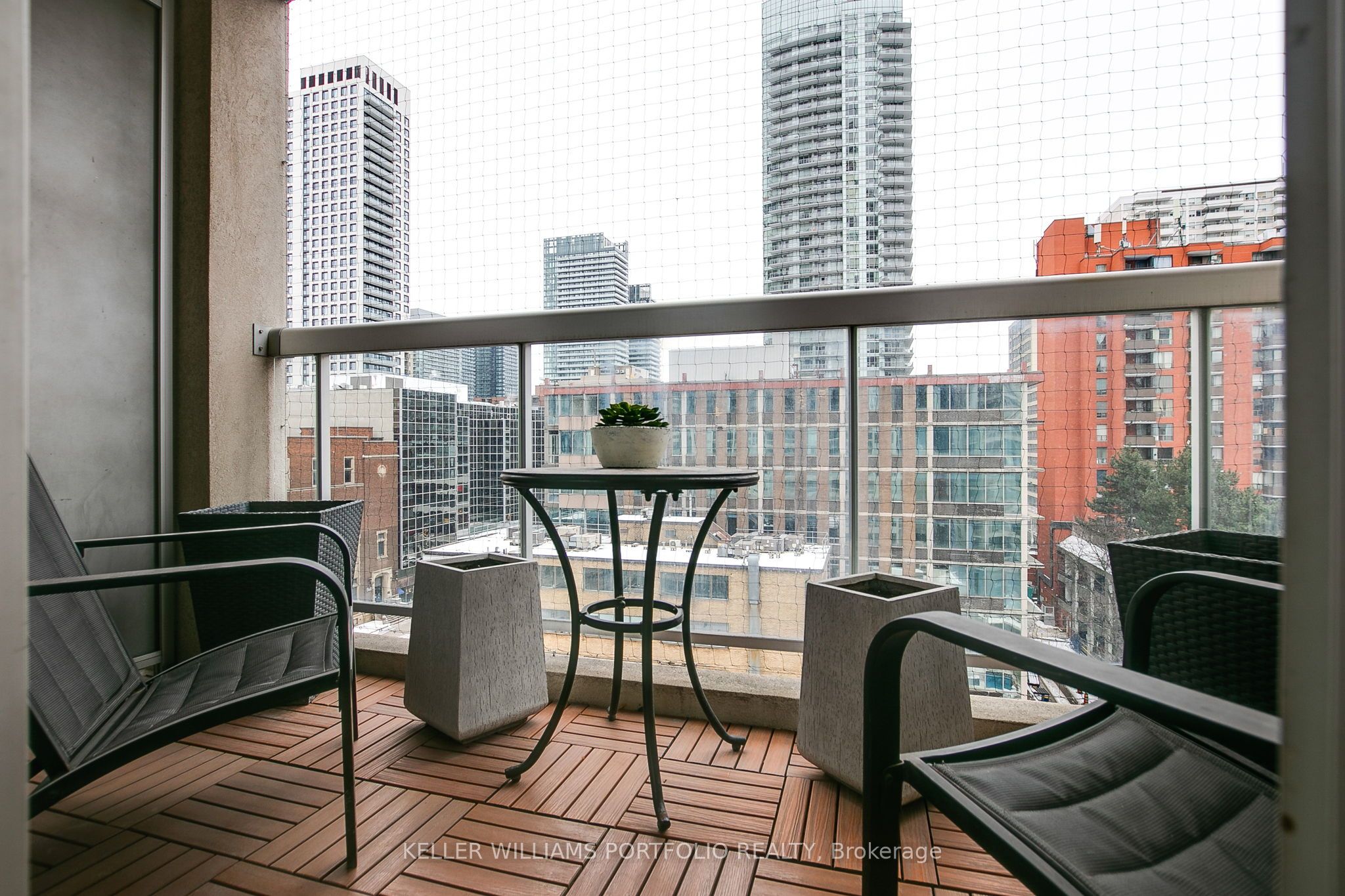 43 Eglinton Avenue E, #1009