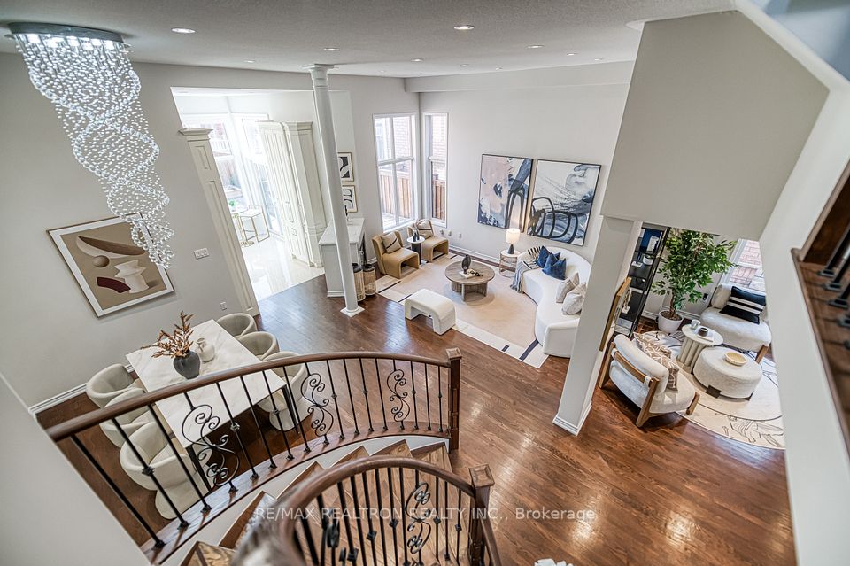 11 Queensway