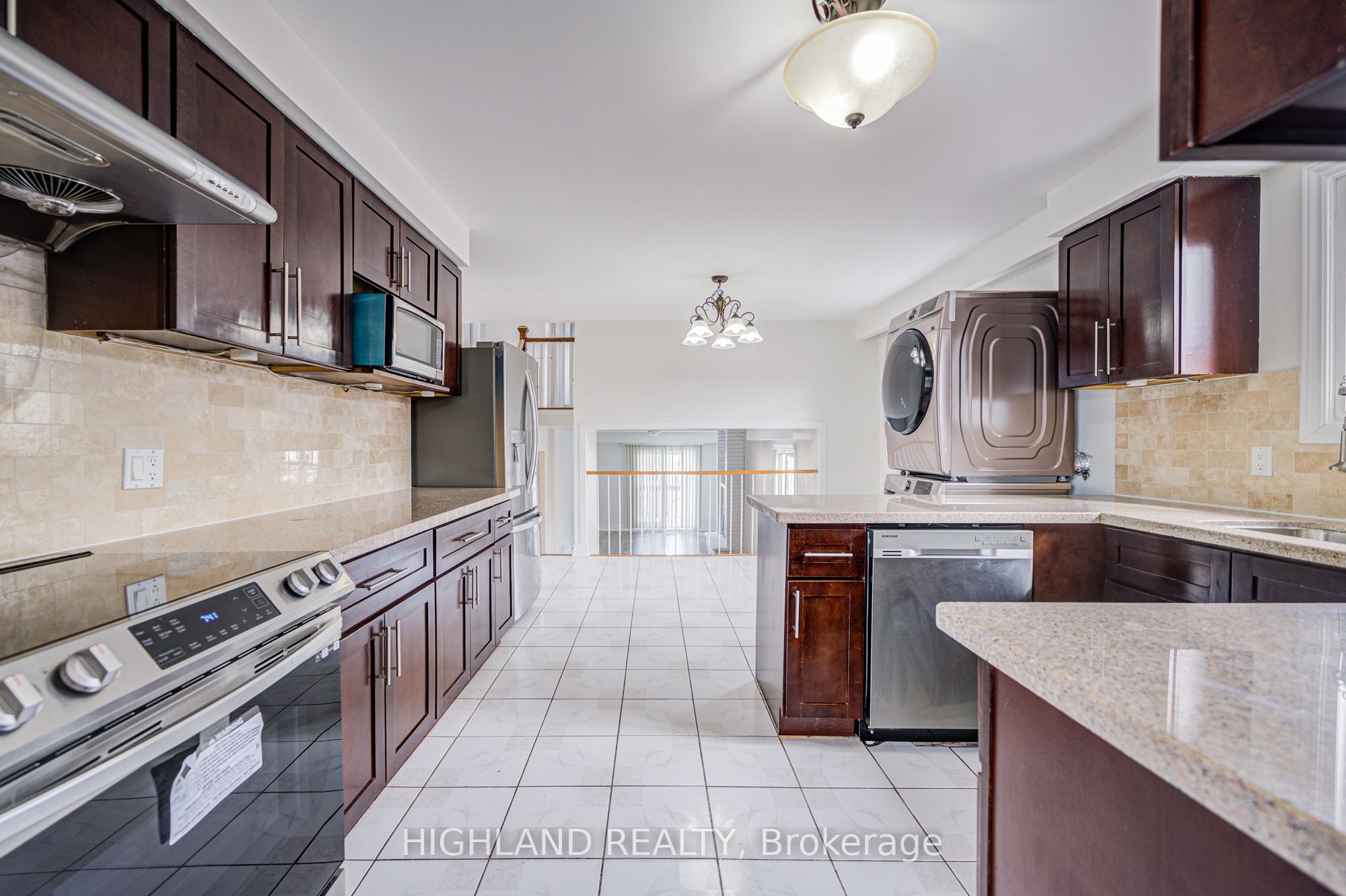 4109 Perivale Road, Mississauga, ON L5C 3M7