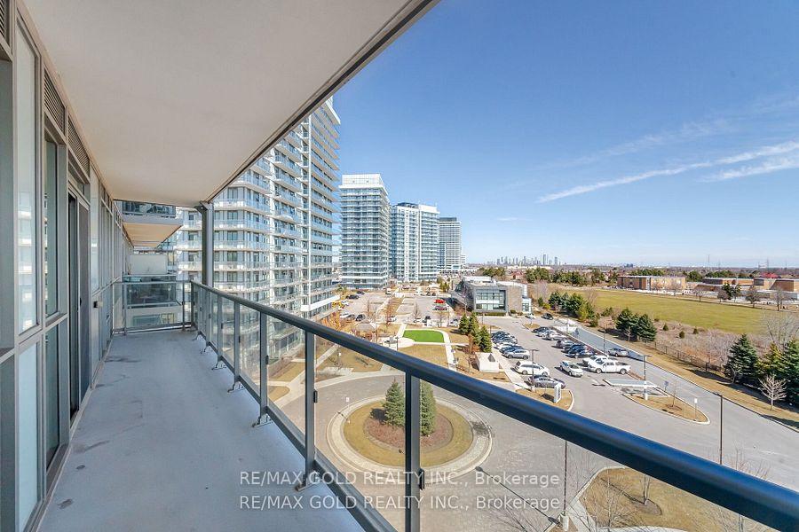 2 Bedrooms Condo at 4633 Glen Erin, Mississauga For sale