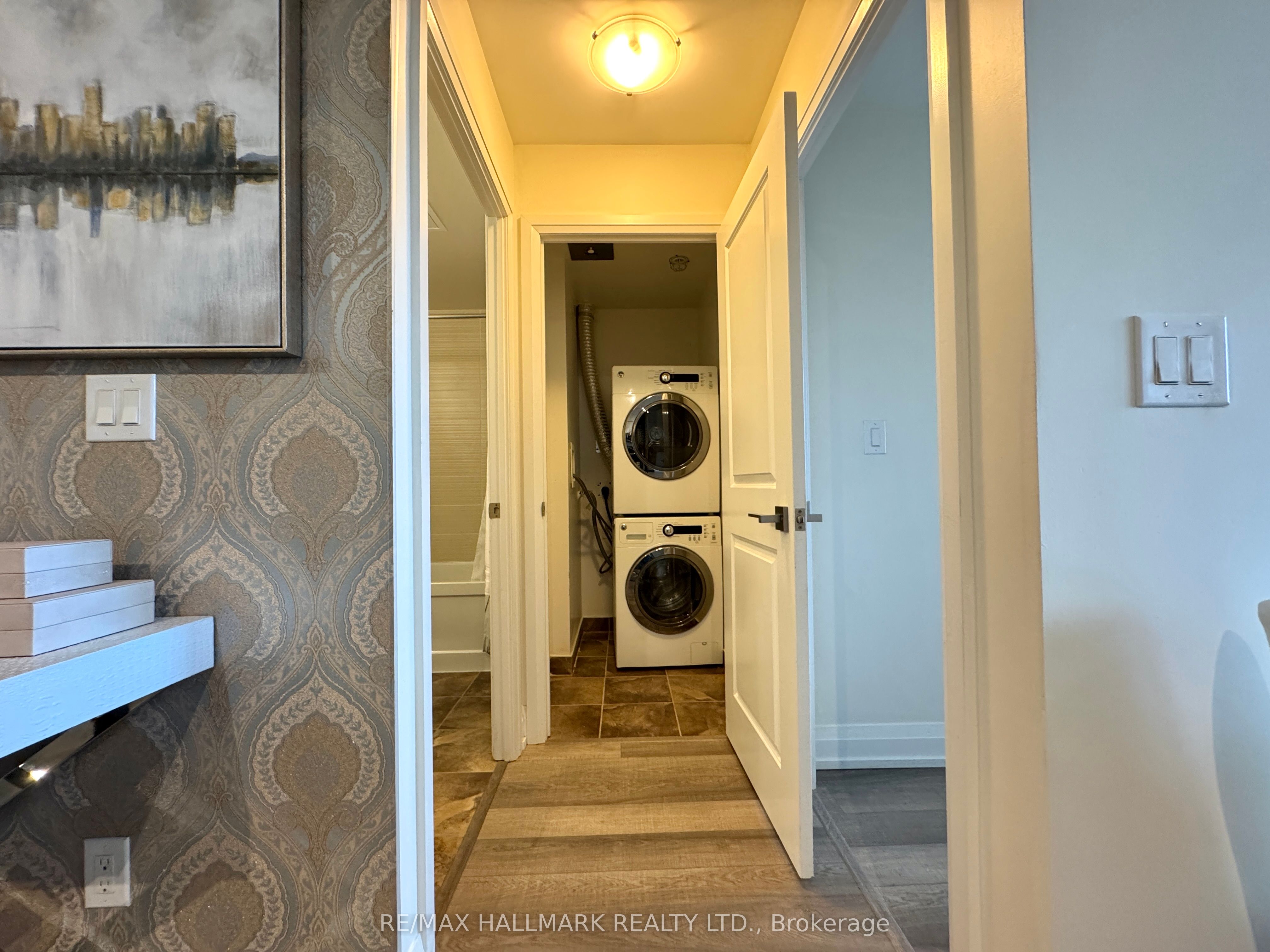 7161 Yonge Street, #2135