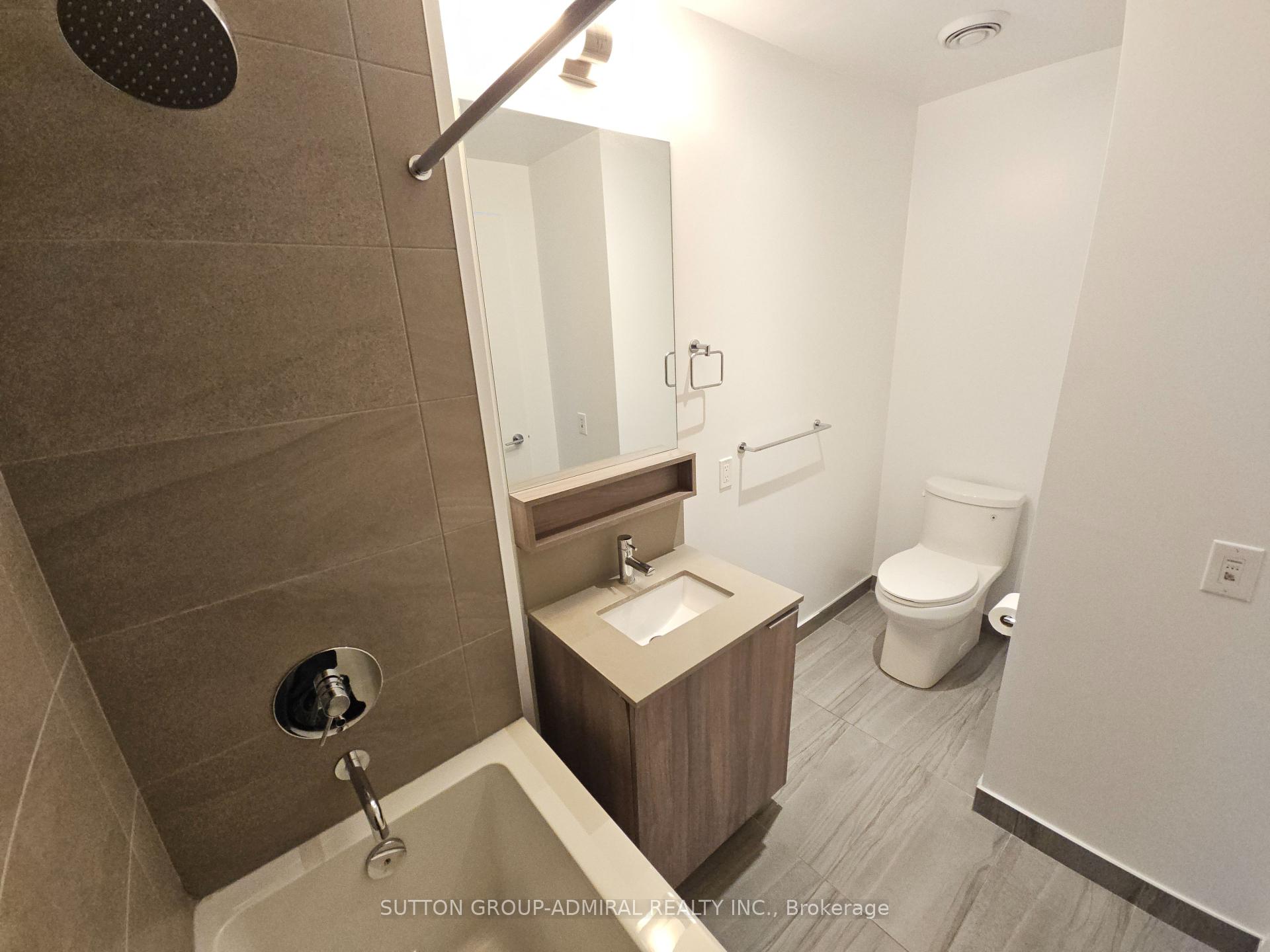 3 Bedrooms Condo at 950 Portage, Vaughan For sale