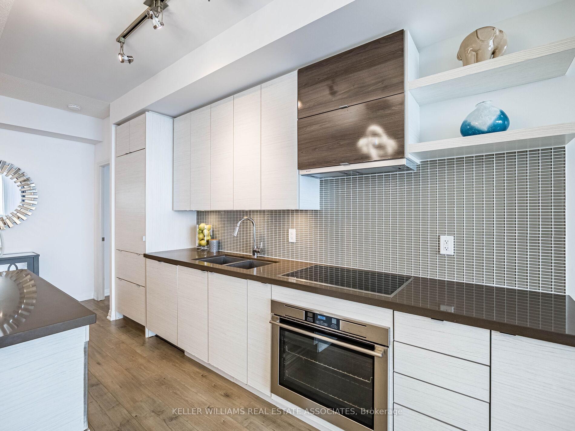 3 Bedrooms Condo at 59 Annie Craig, Toronto For sale