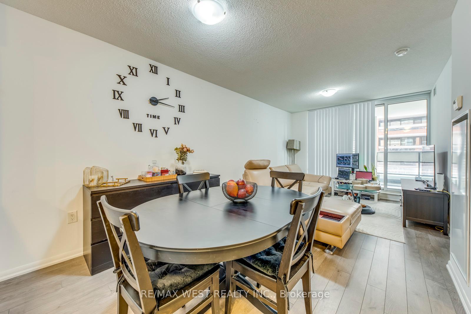 1 Bedroom Condo at 3091 Dufferin,  Toronto For sale