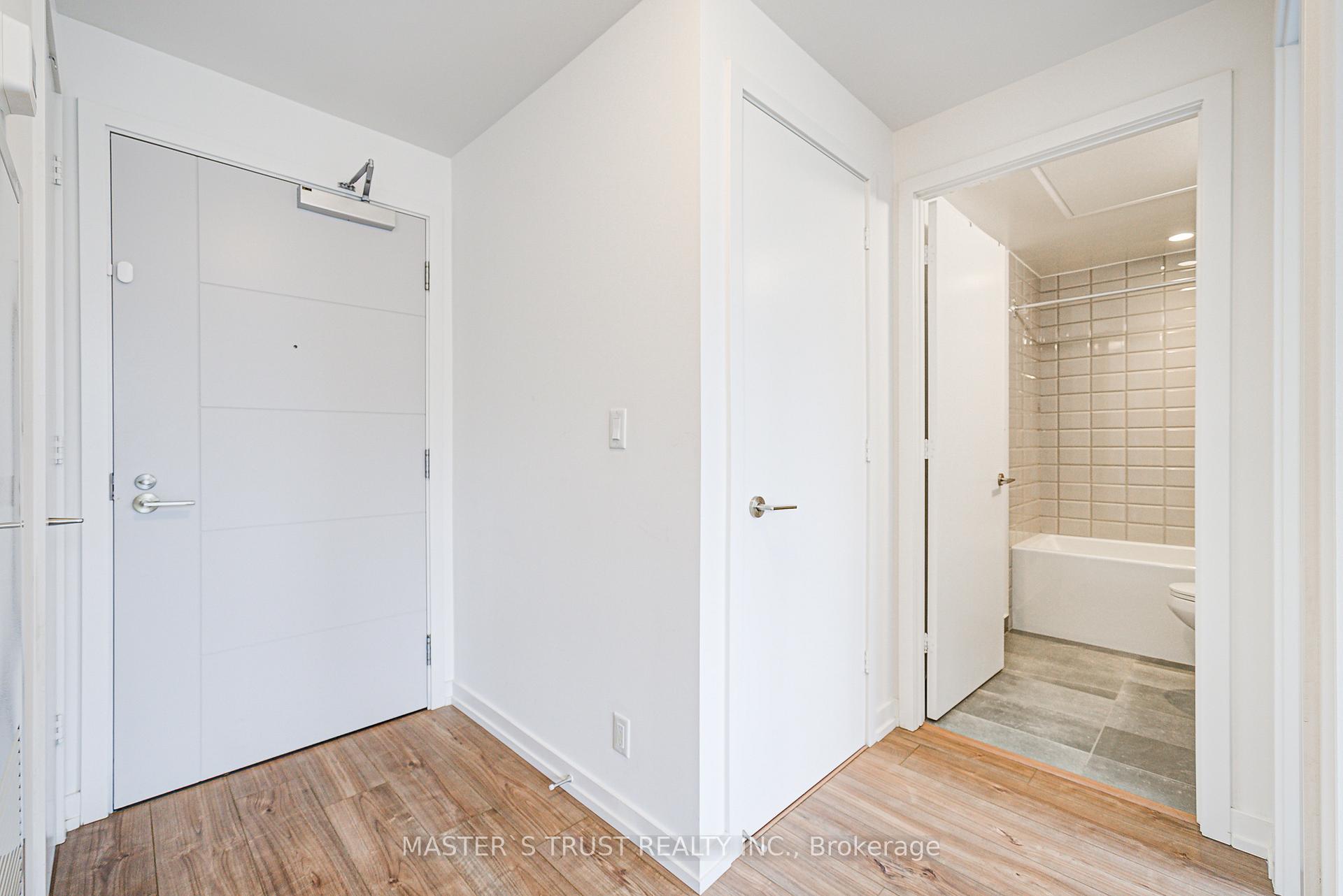 2 Bedrooms Condo at 203 College, Toronto For sale