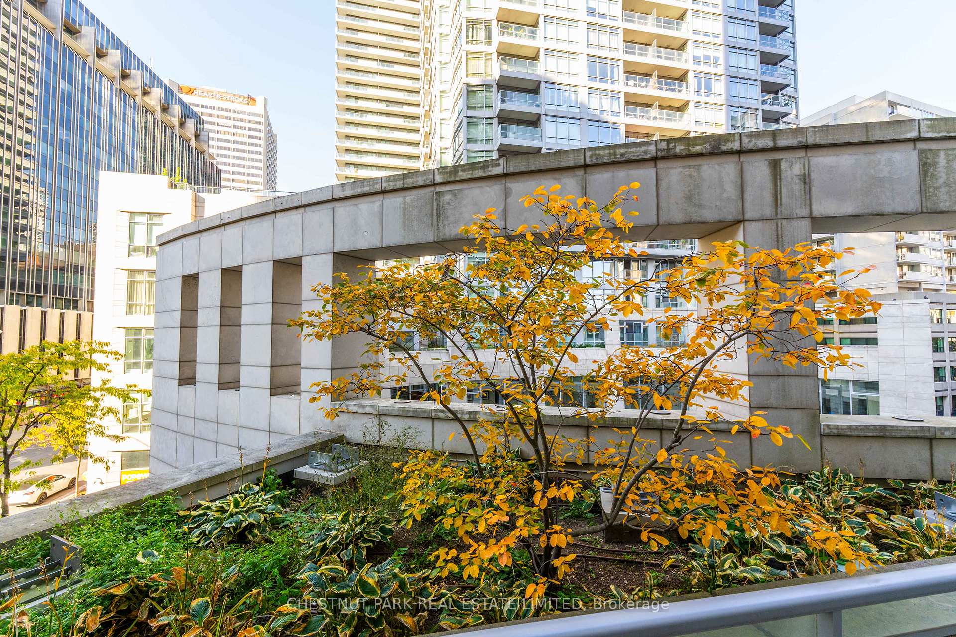 2 Bedrooms Condo at 2181 Yonge, Toronto For sale