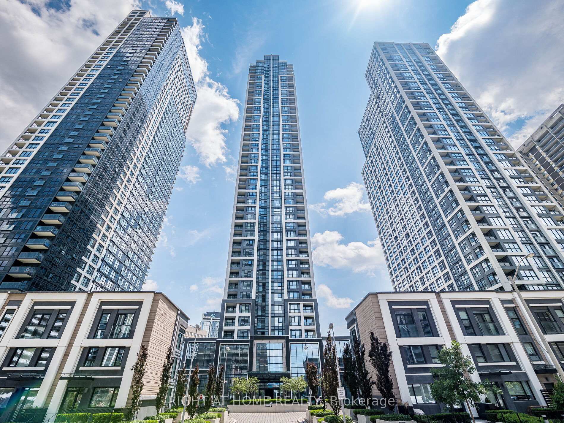 3 Bedrooms Condo at 7 Mabelle, Toronto For sale