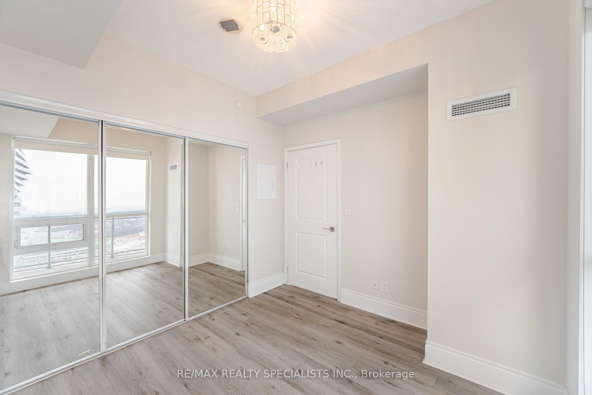 2 Bedrooms Condo at 510 Curran,  Mississauga For sale