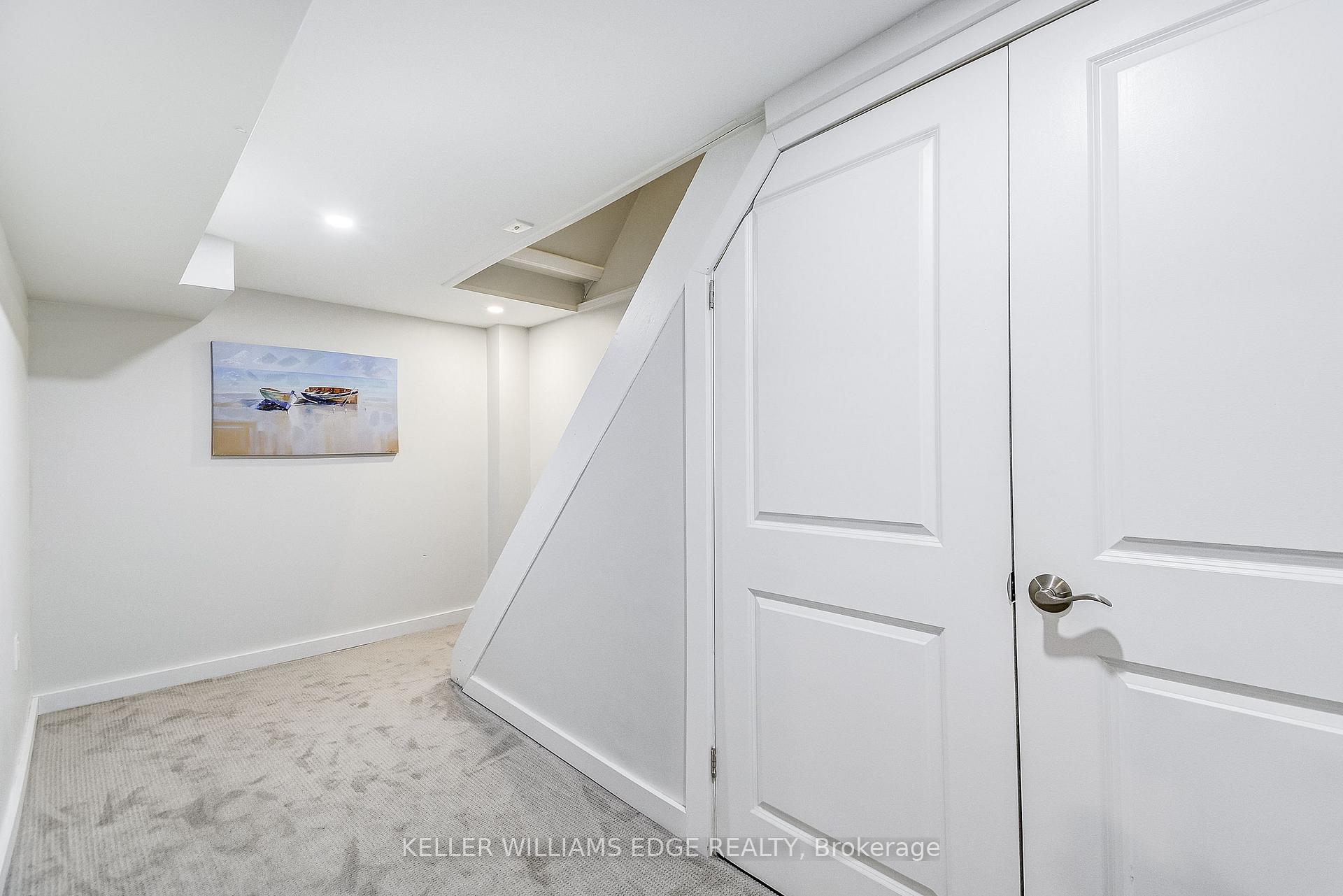3 Bedrooms Condo at 1350 Limeridge, Hamilton For sale