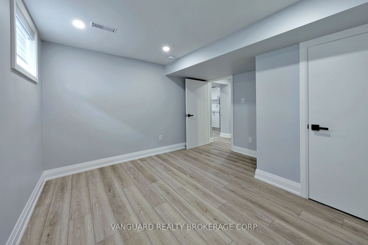14 Bradfield Avenue