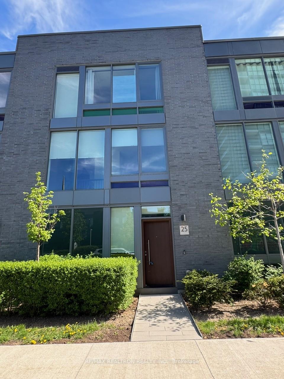 3 Bedrooms Condo at 25 Sonic, Toronto For sale