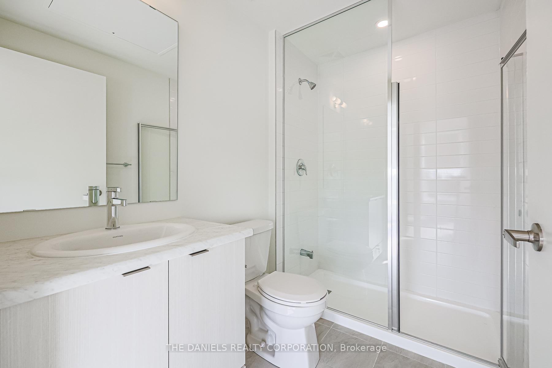 2 Bedrooms Condo at 135 Canon Jackson,  Toronto For sale