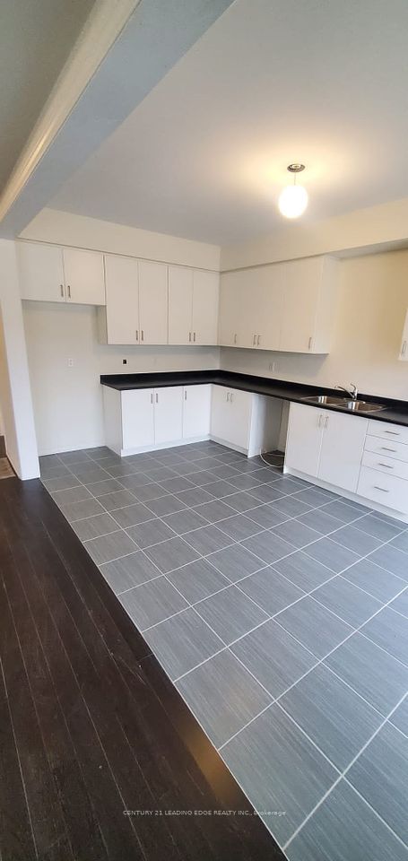 1099 Cameo Street, Pickering, ON L1X 2R2