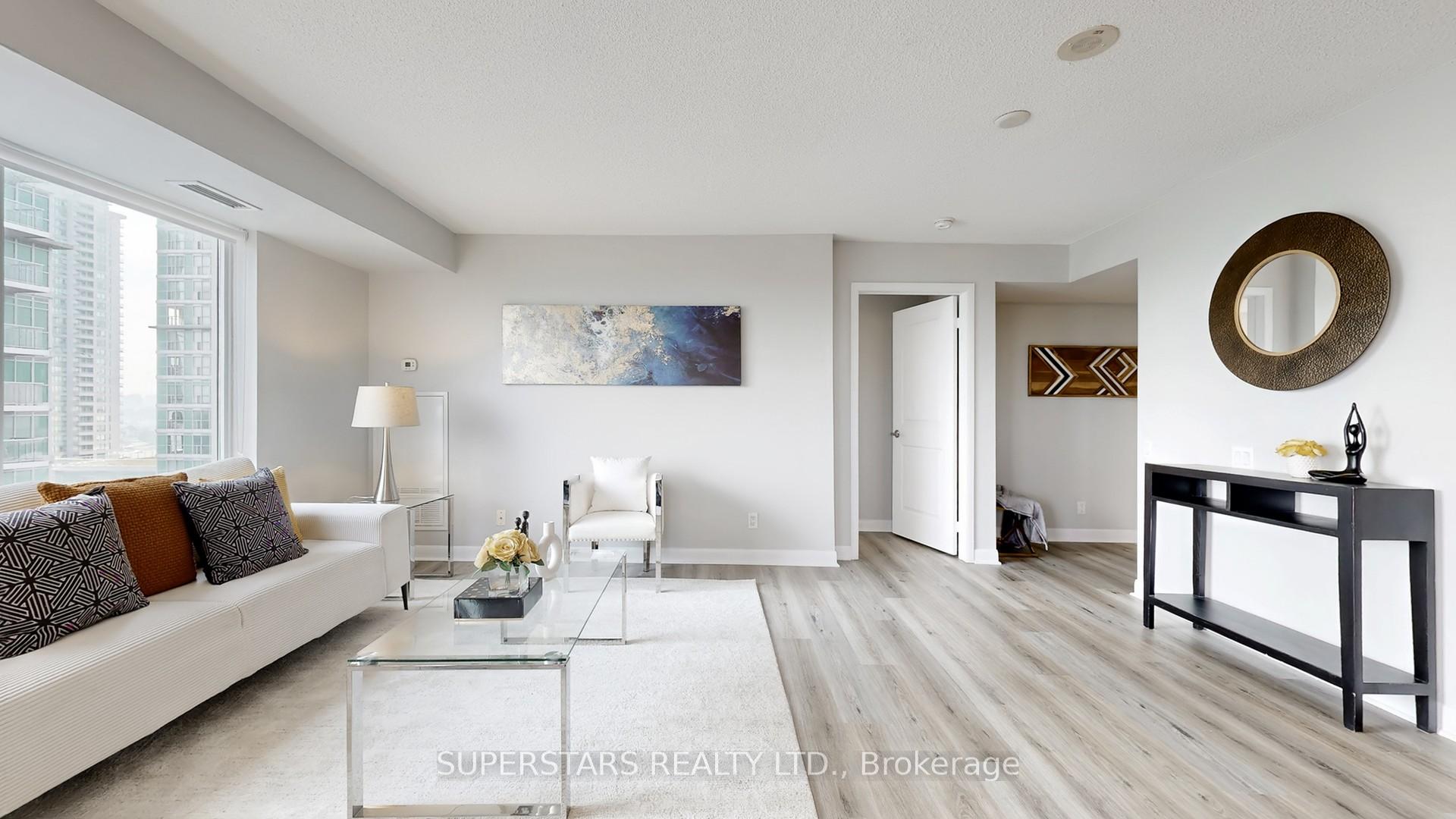 2 Bedrooms Condo at 25 Town Centre, Toronto For sale