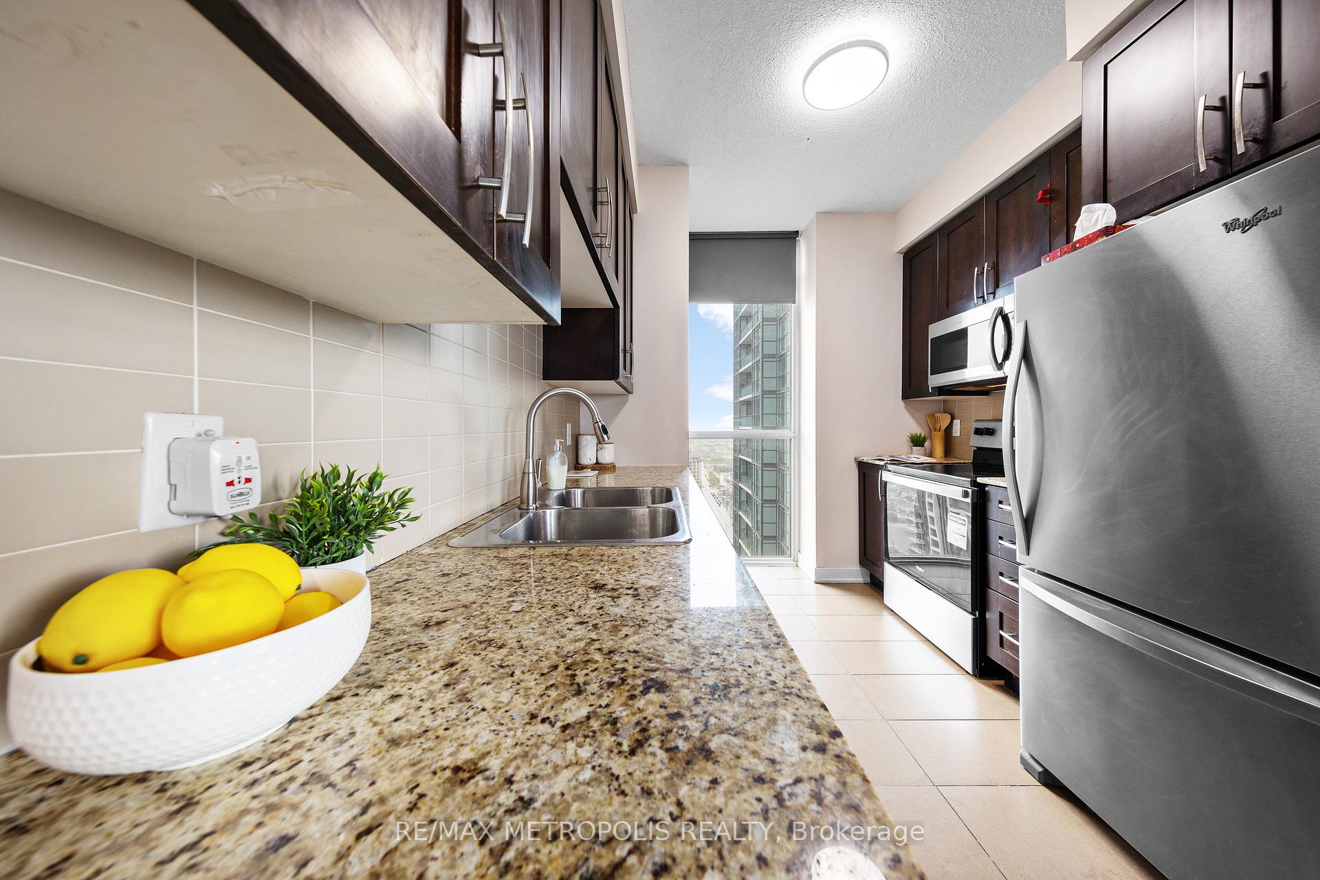 2 Bedrooms Condo at 4065 Brickstone,  Mississauga For sale