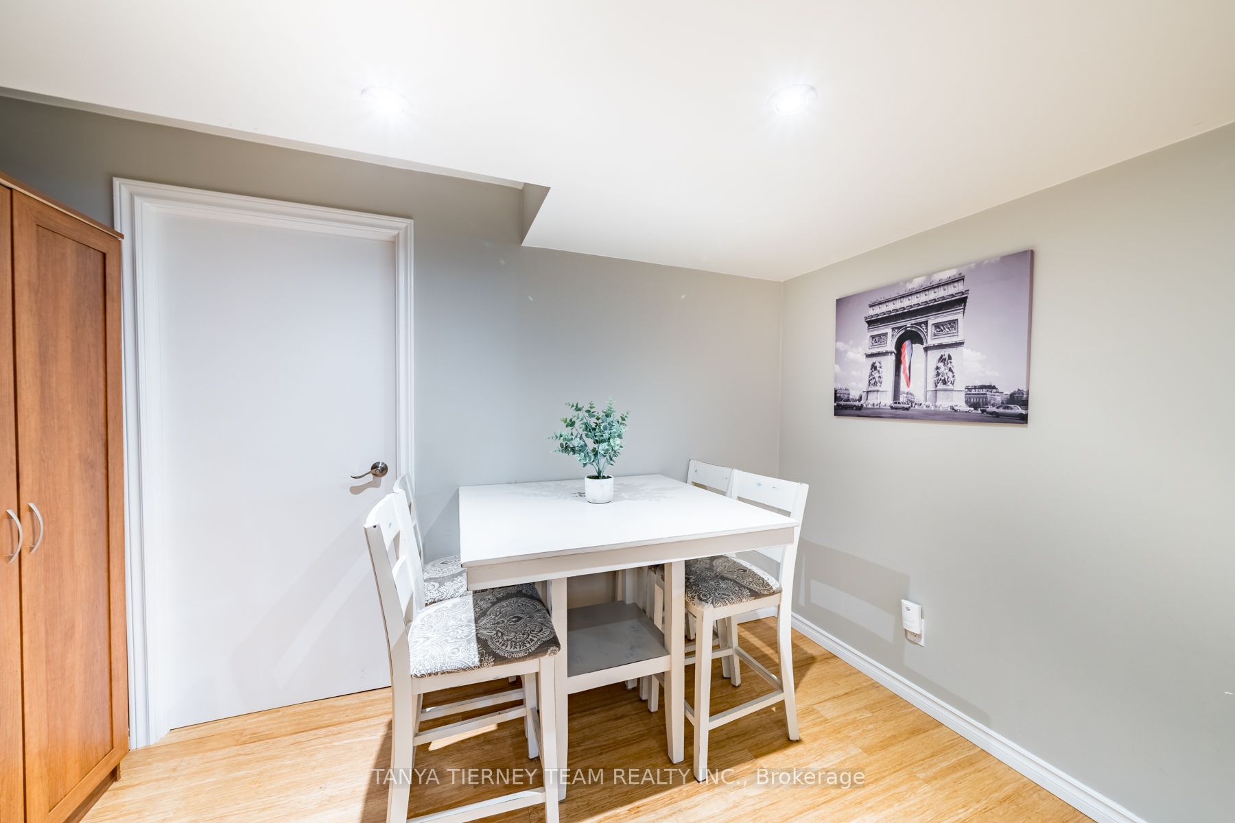 8 Nathan Avenue