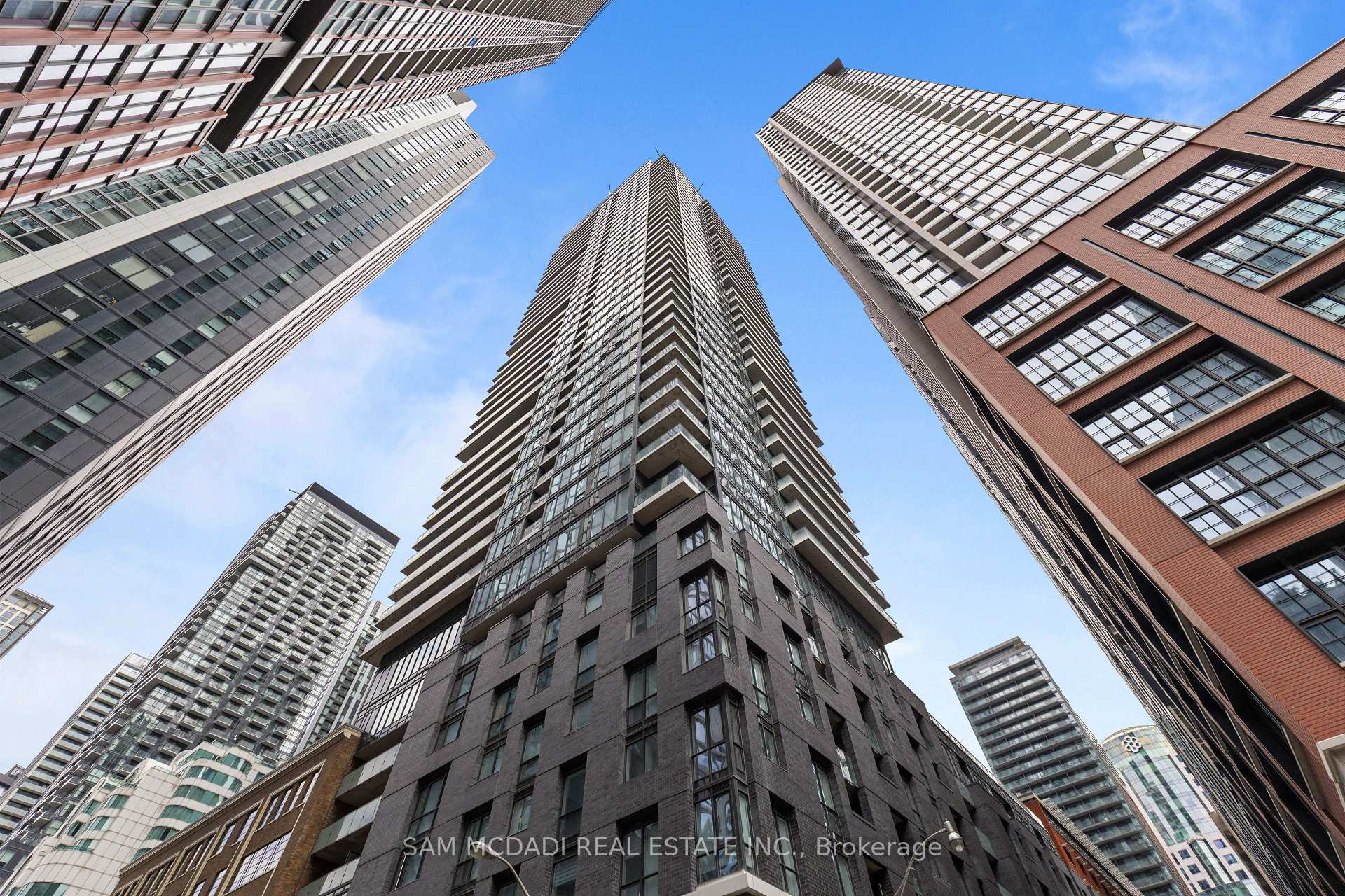 3 Bedrooms Condo at 115 Blue Jays, Toronto For sale