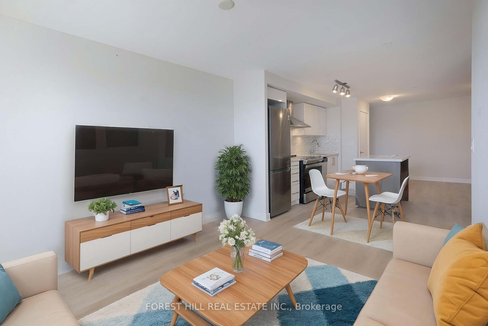 58 Orchard View Boulevard, #401