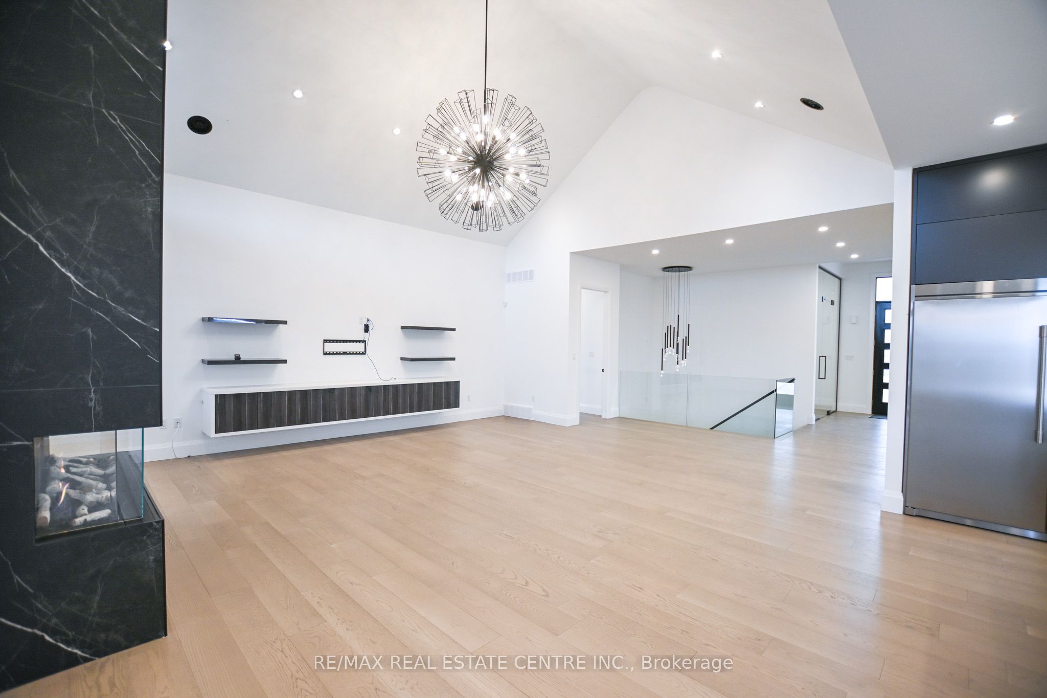 7325 Sunset Place, #3