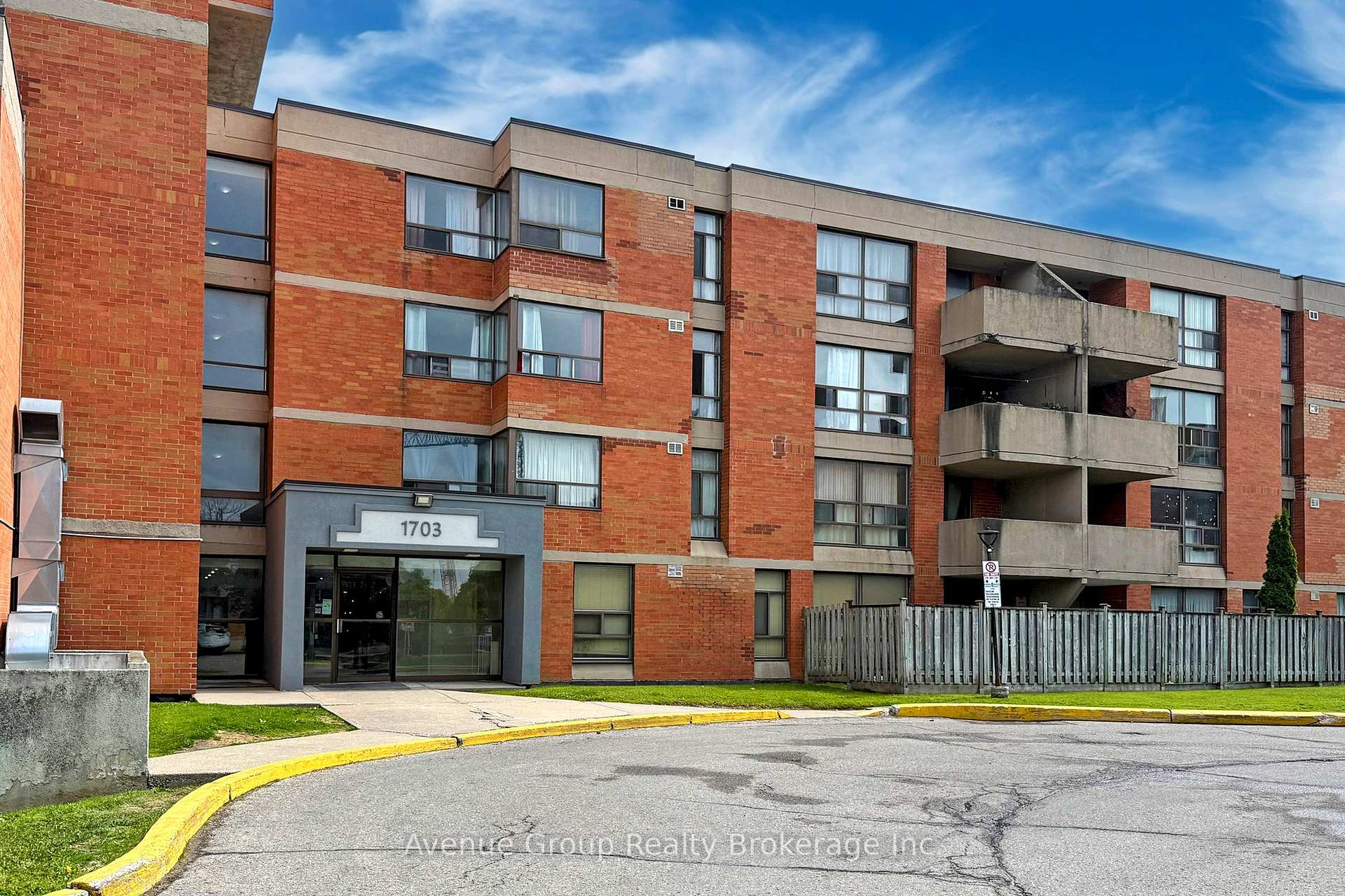 3 Bedrooms Condo at 1703 Mccowan, Toronto For sale