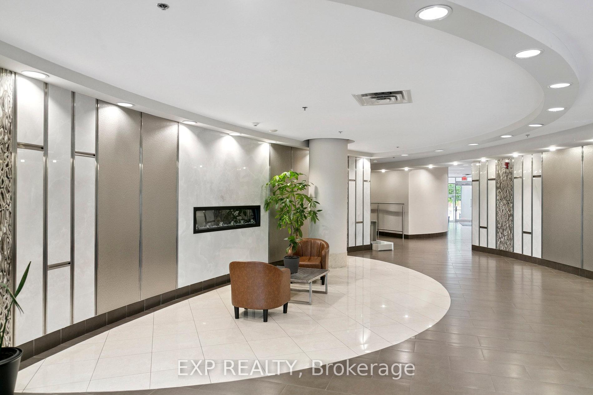 2 Bedrooms Condo at 70 Absolute, Mississauga For sale