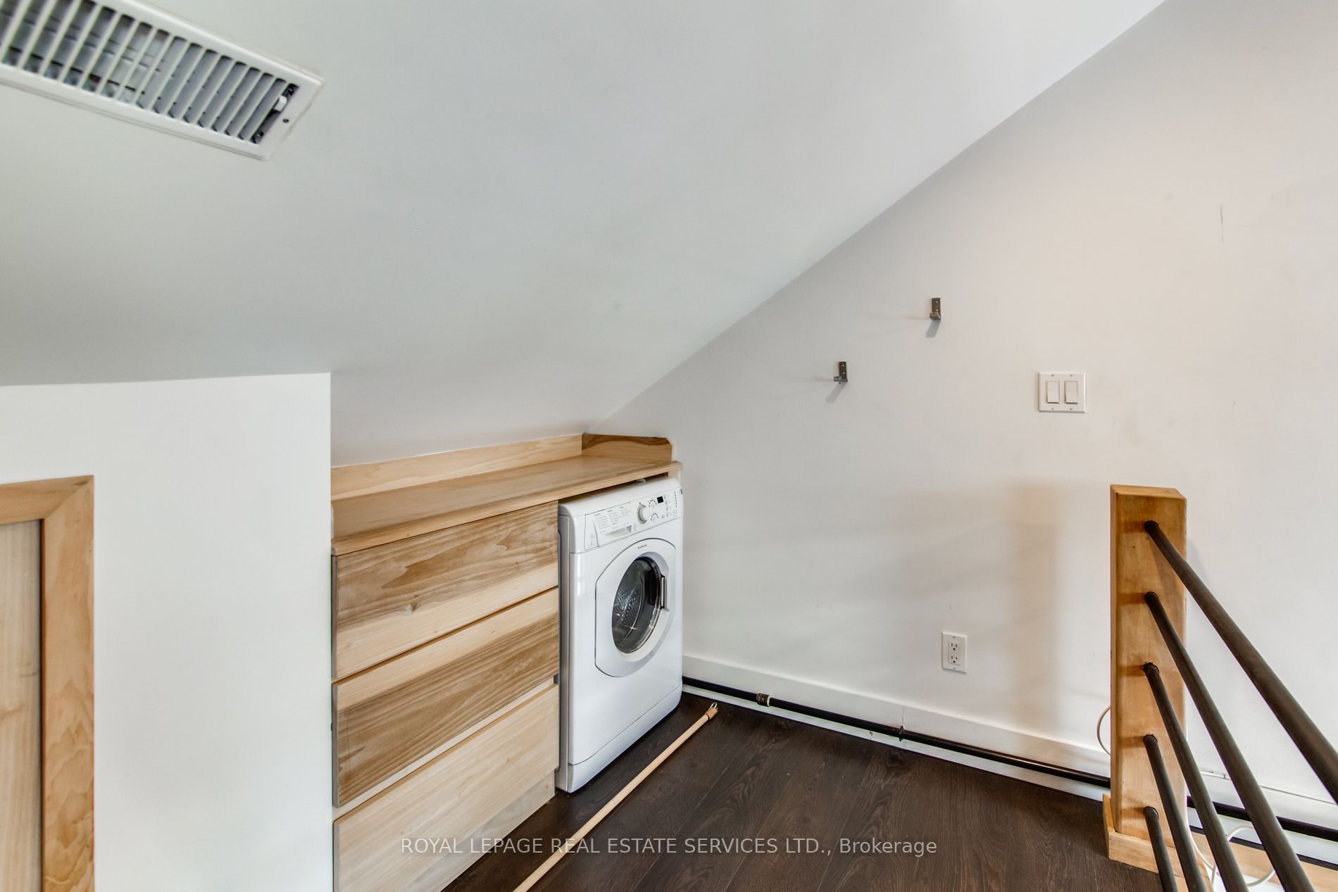 53 Gladstone Avenue, #2
