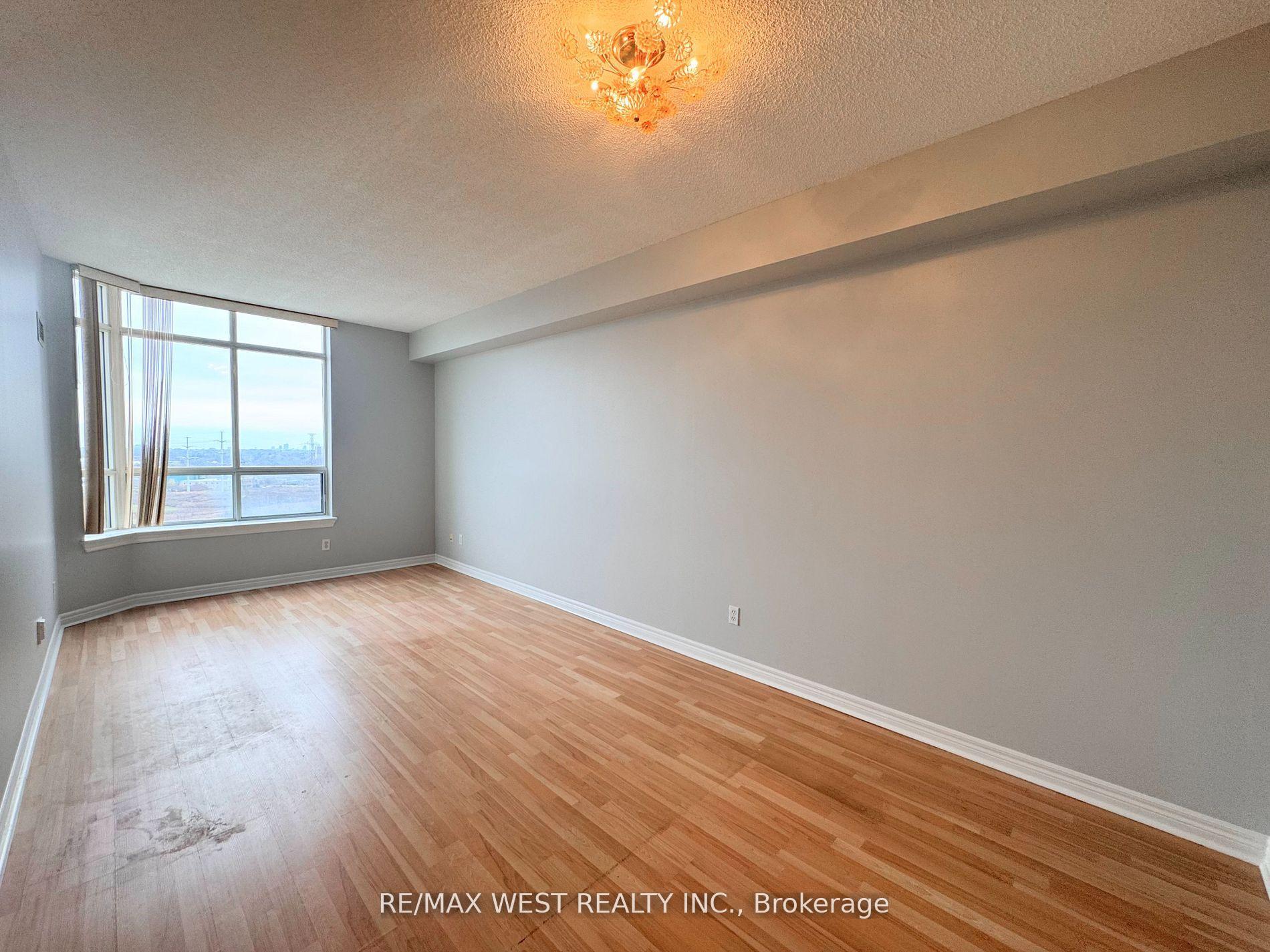 2 Bedrooms Condo at 1700 Eglinton, Toronto For sale