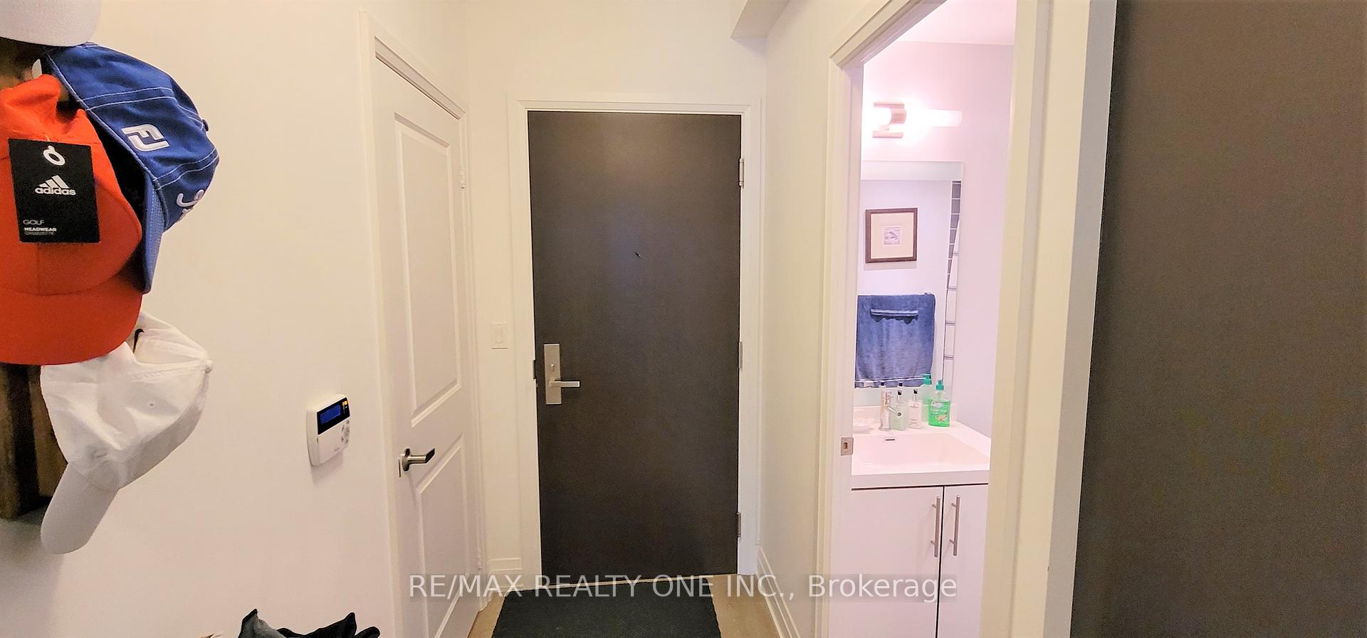 2 Bedrooms Condo at 55 Speers,  Oakville For sale