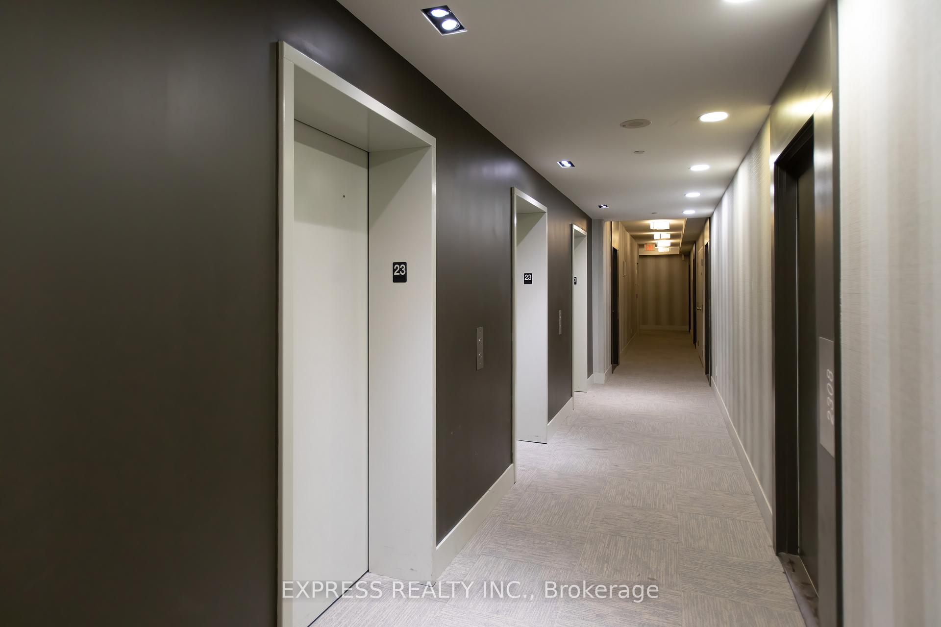 2 Bedrooms Condo at 20 Bruyeres, Toronto For sale