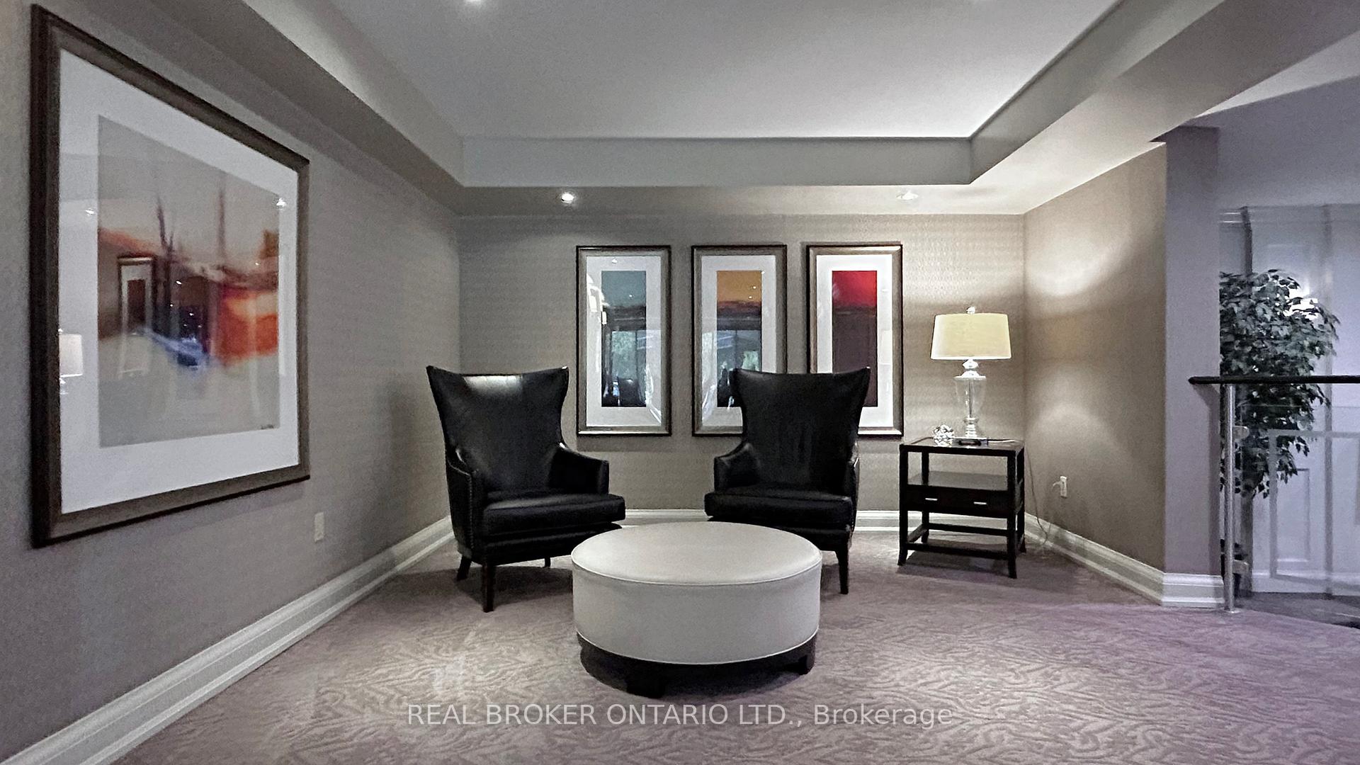 2 Bedrooms Condo at 7440 Bathurst, Vaughan For sale