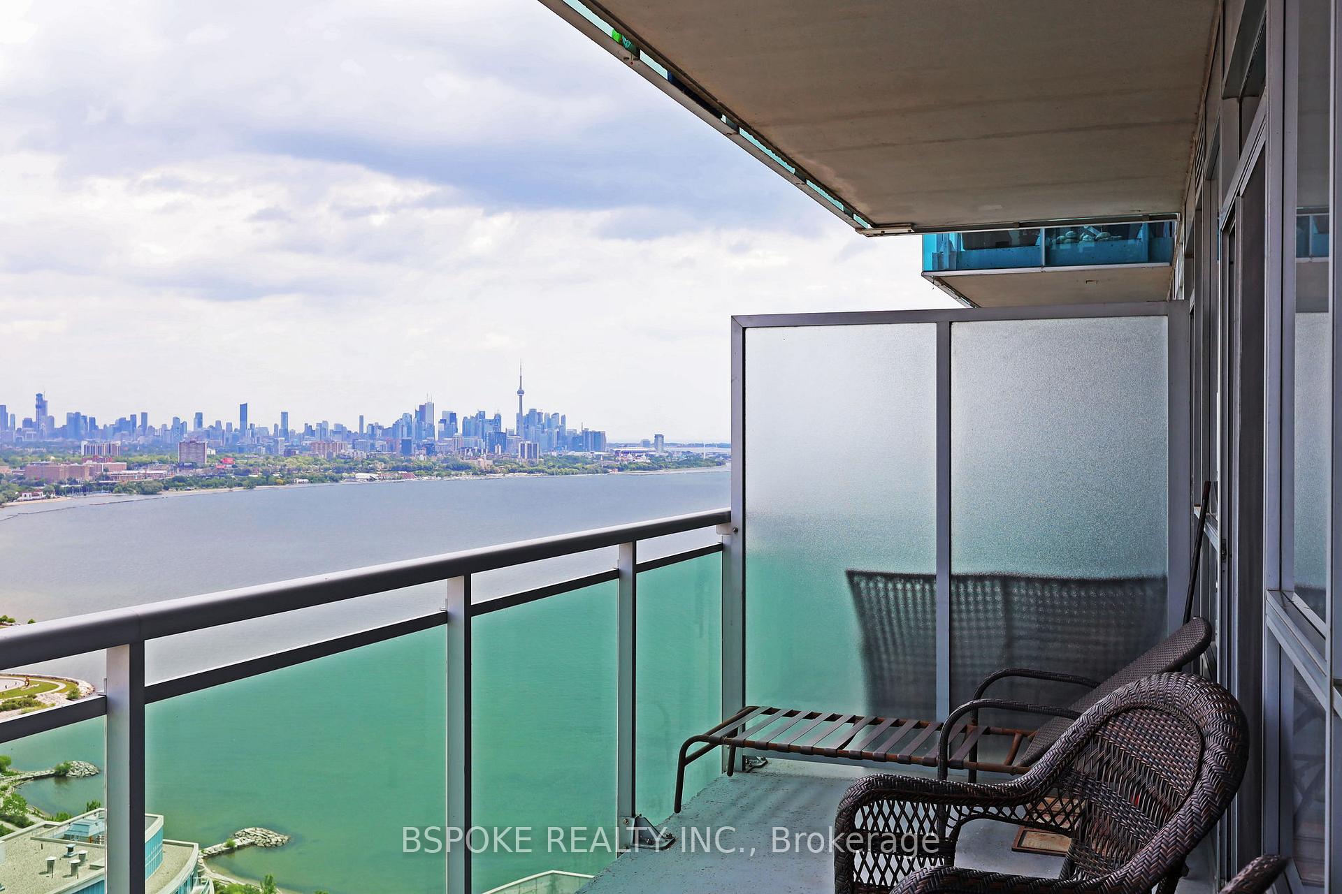 2 Bedrooms Condo at 16 Brookers, Toronto For sale