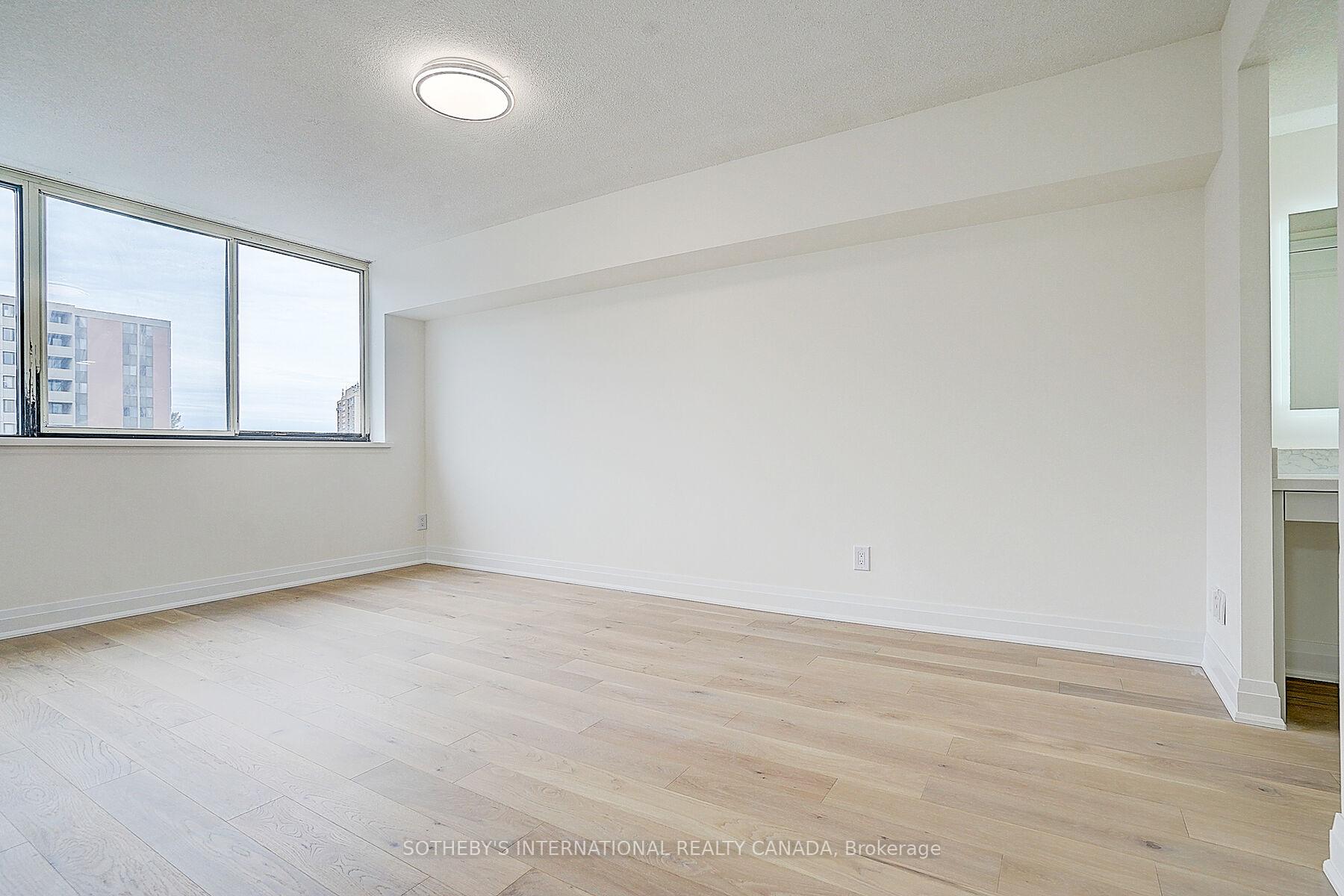 2 Bedrooms Condo at 1240 Marlborough, Oakville For sale
