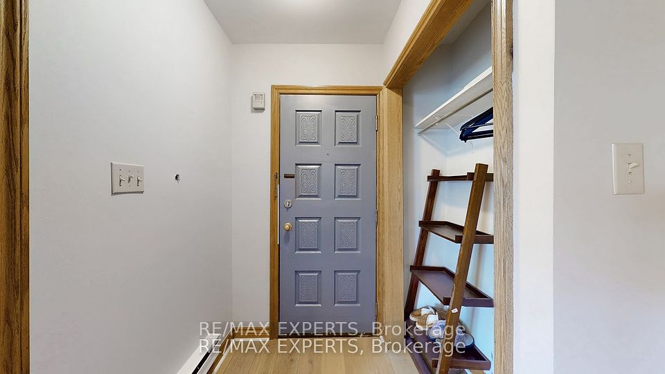 106 Kenwood Avenue UPPER