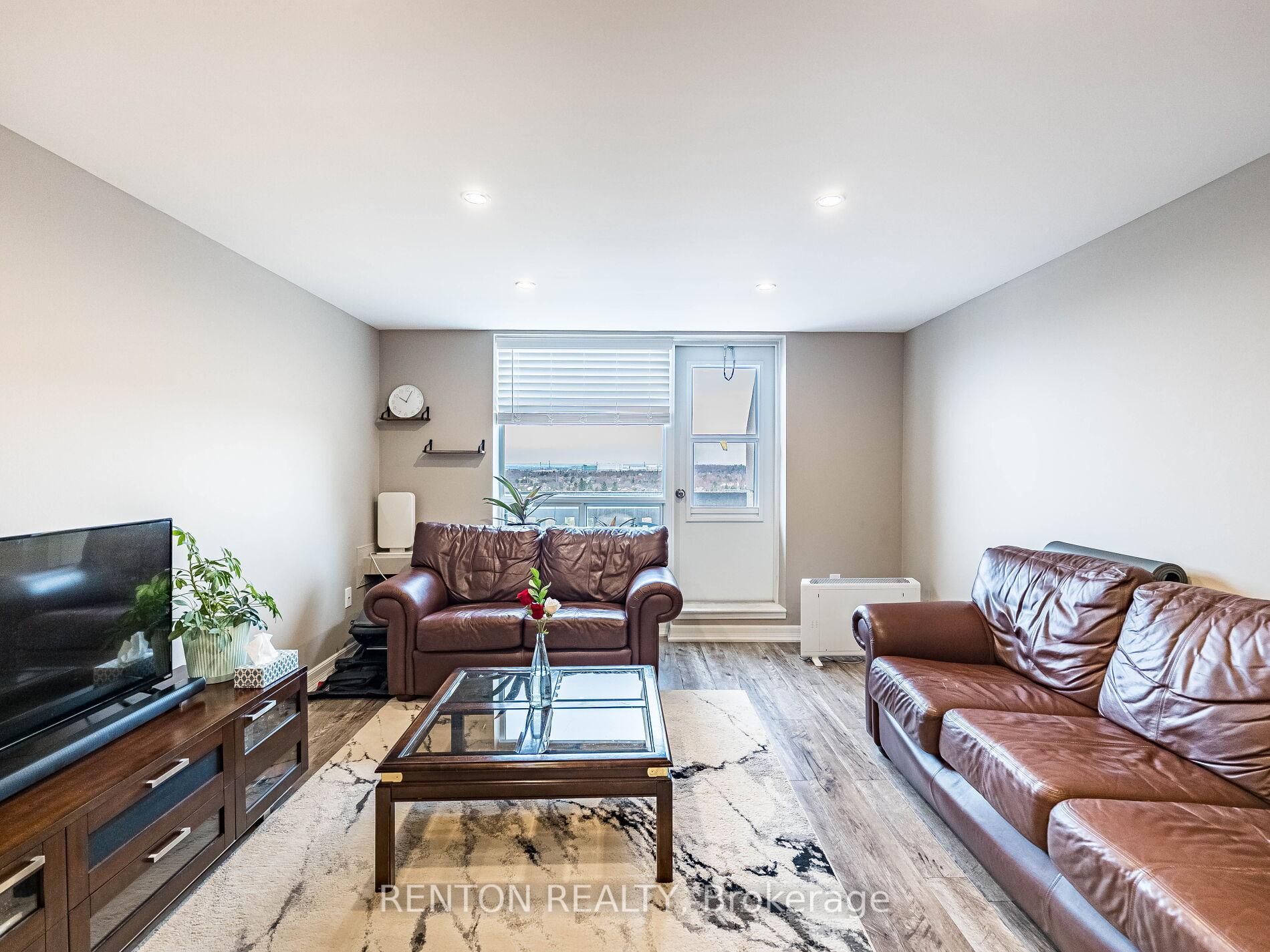 2 Bedrooms Condo at 6720 Glen Erin,  Mississauga For sale