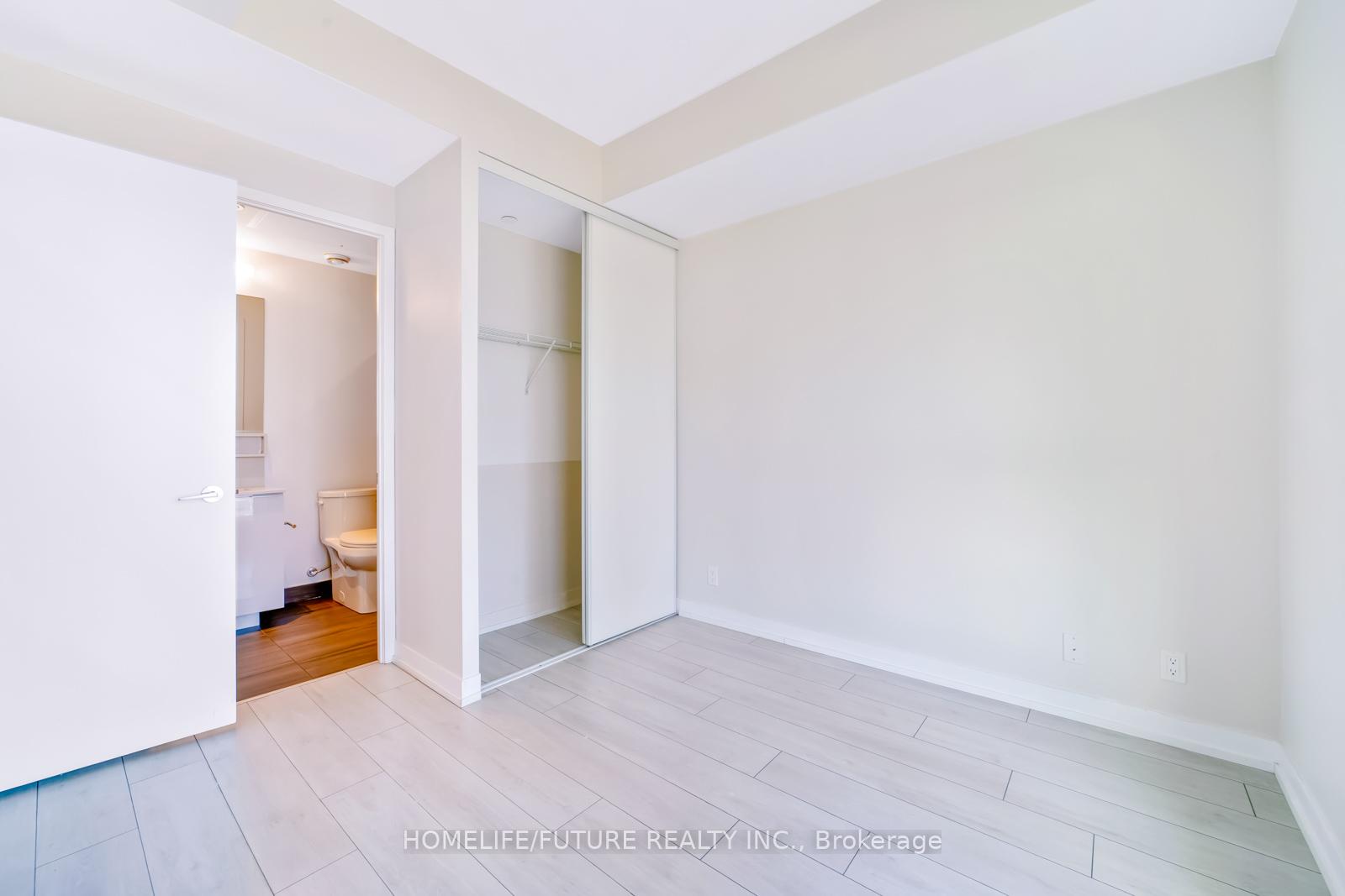 2 Bedrooms Condo at 898 Portage,  Vaughan For sale