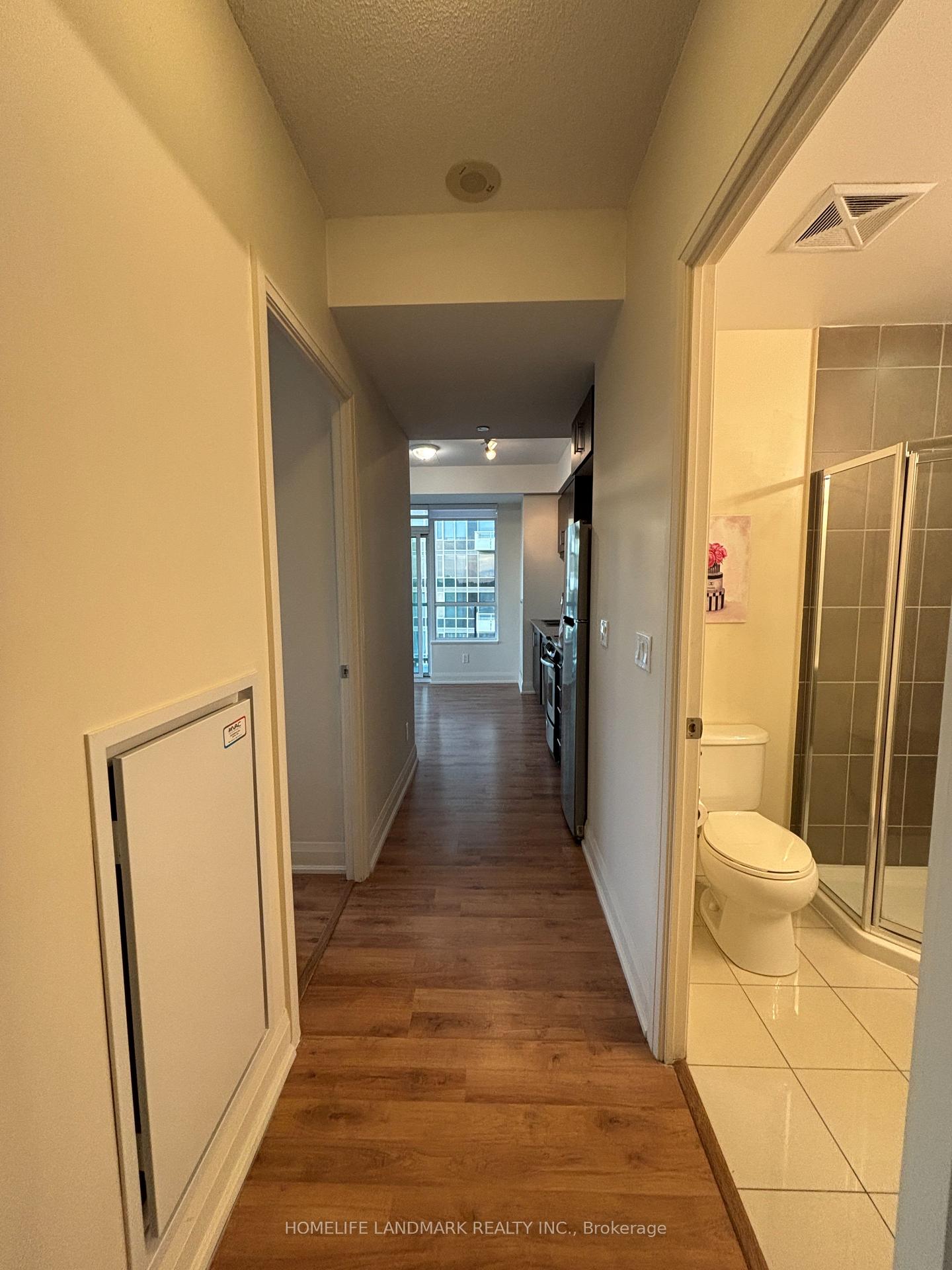 2 Bedrooms Condo at 68 Canterbury, Toronto For sale