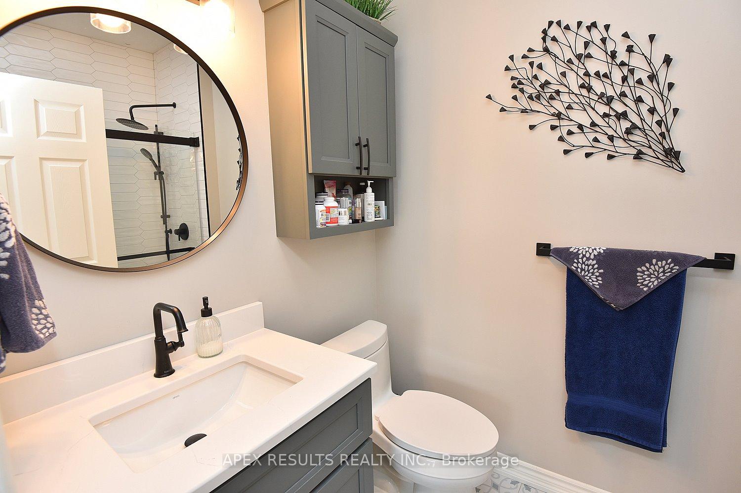 3 Bedrooms Condo at 262 Dundas, Hamilton For sale