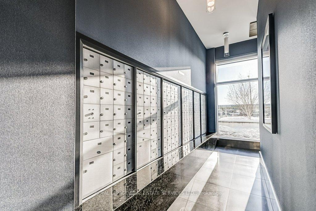 2 Bedrooms Condo at 55 Speers, Oakville For sale