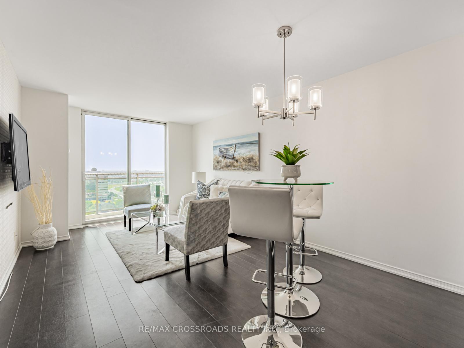 2 Bedrooms Condo at 6 Rosebank, Toronto For sale